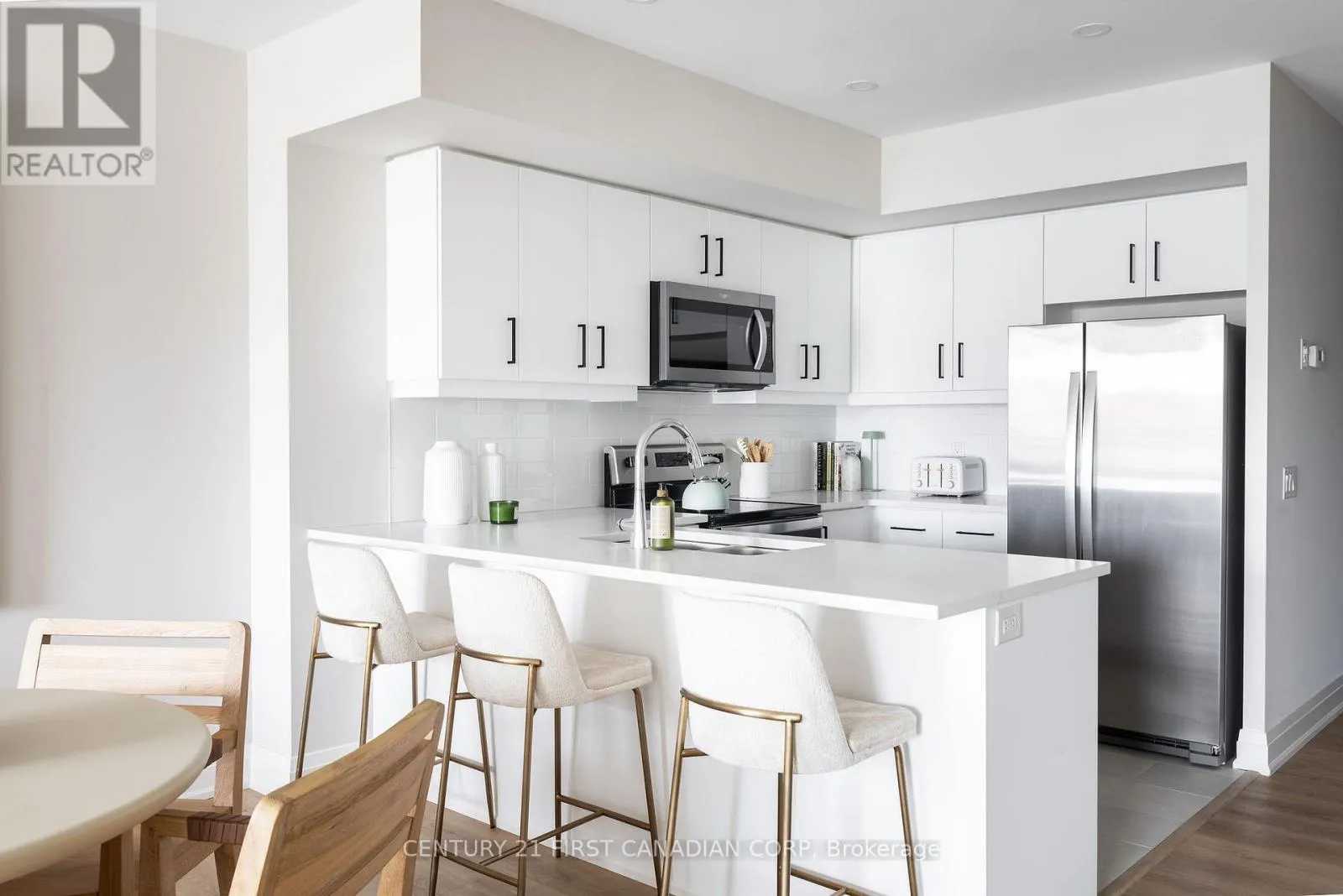 1107 - 4286 KING STREET #1107