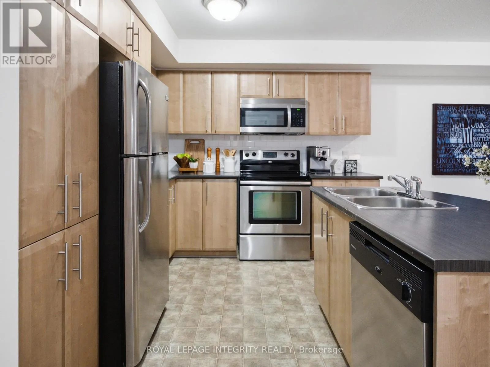 3 - 545 STONEFIELD PRIVATE