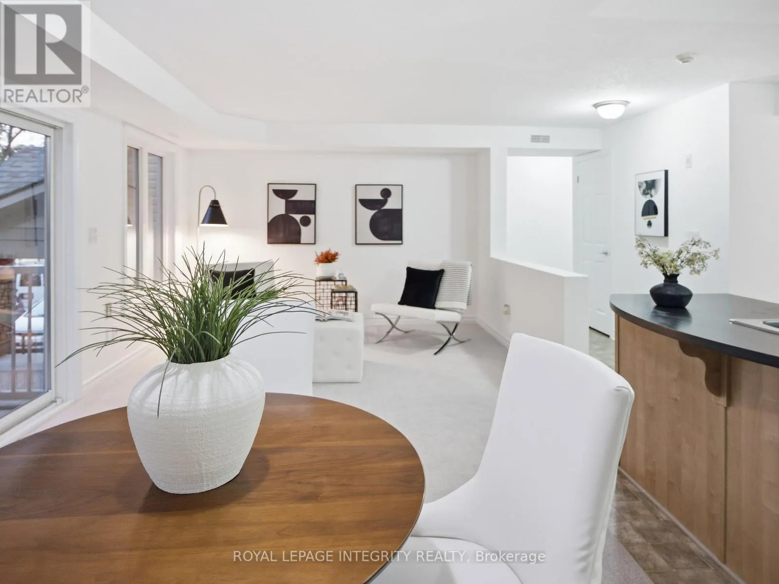 3 - 545 STONEFIELD PRIVATE