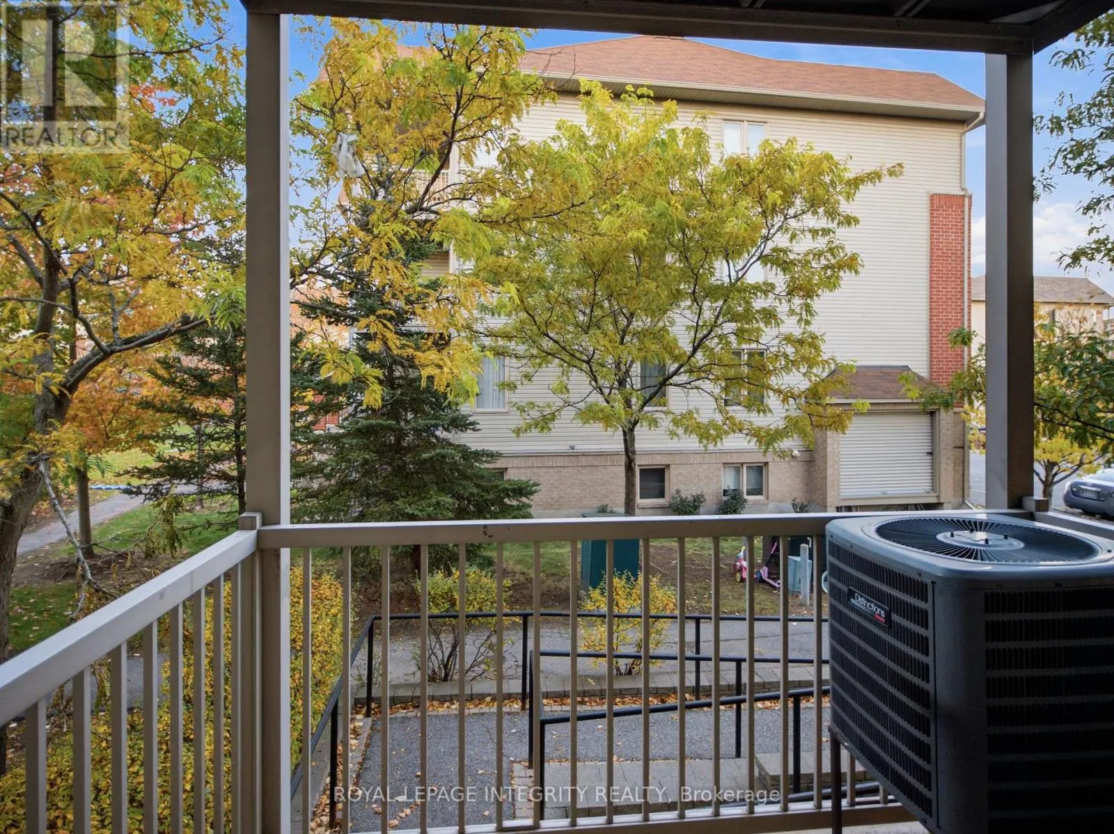 3 - 545 STONEFIELD PRIVATE