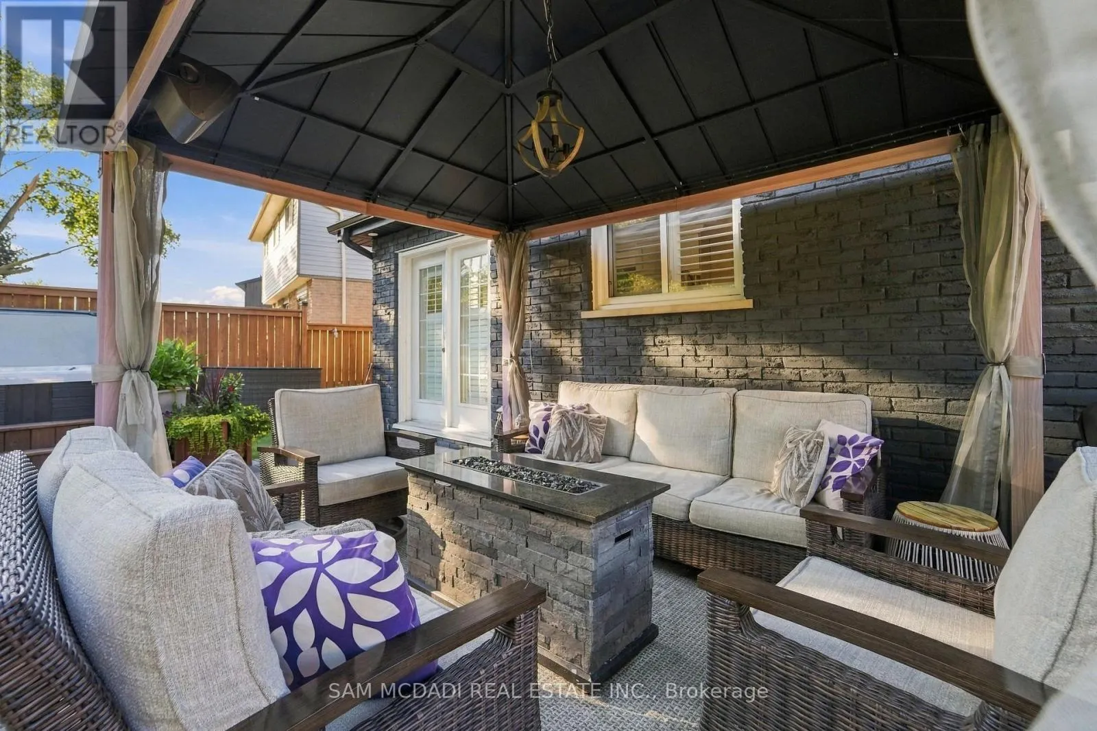 22 BYWOOD CRESCENT