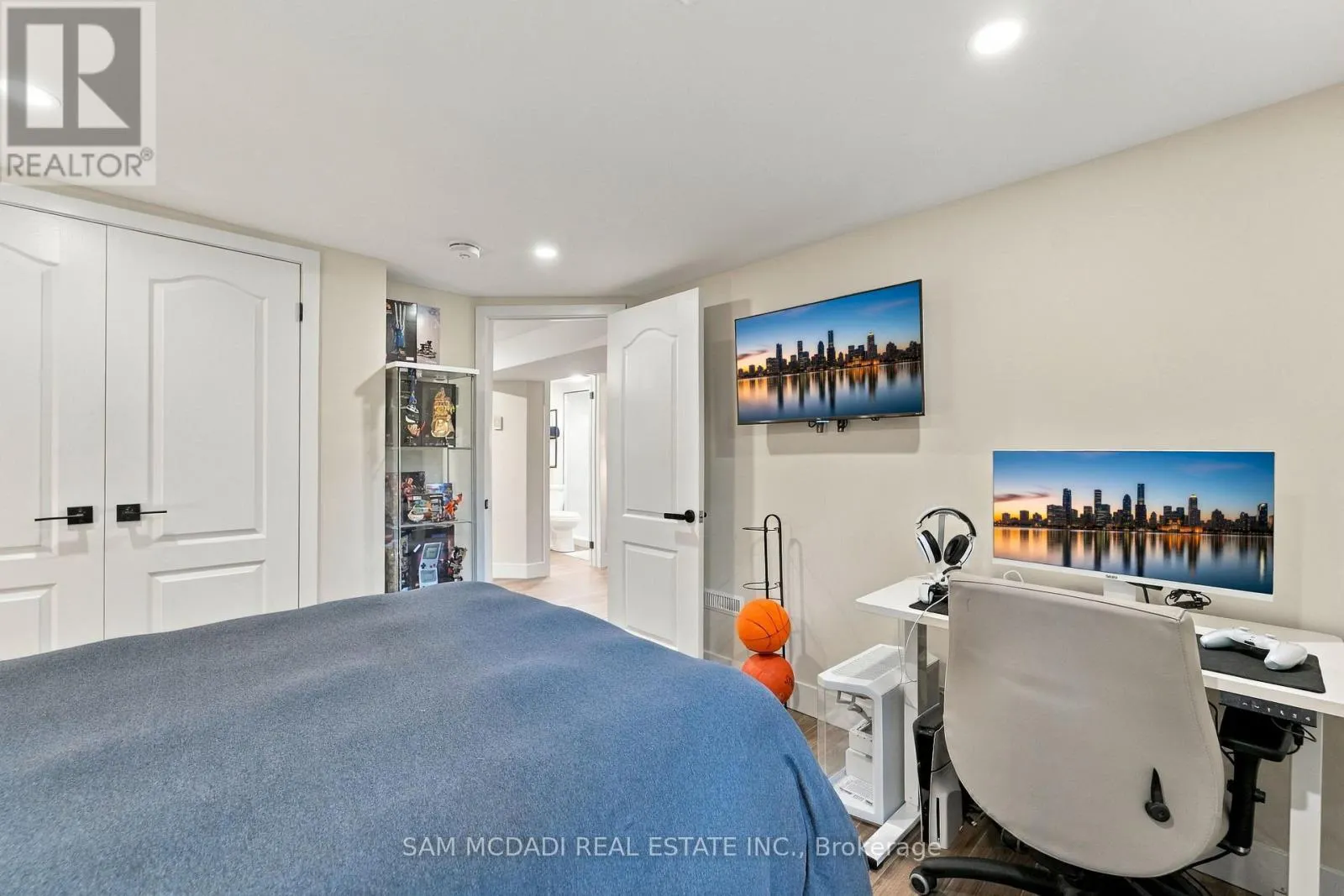 22 BYWOOD CRESCENT