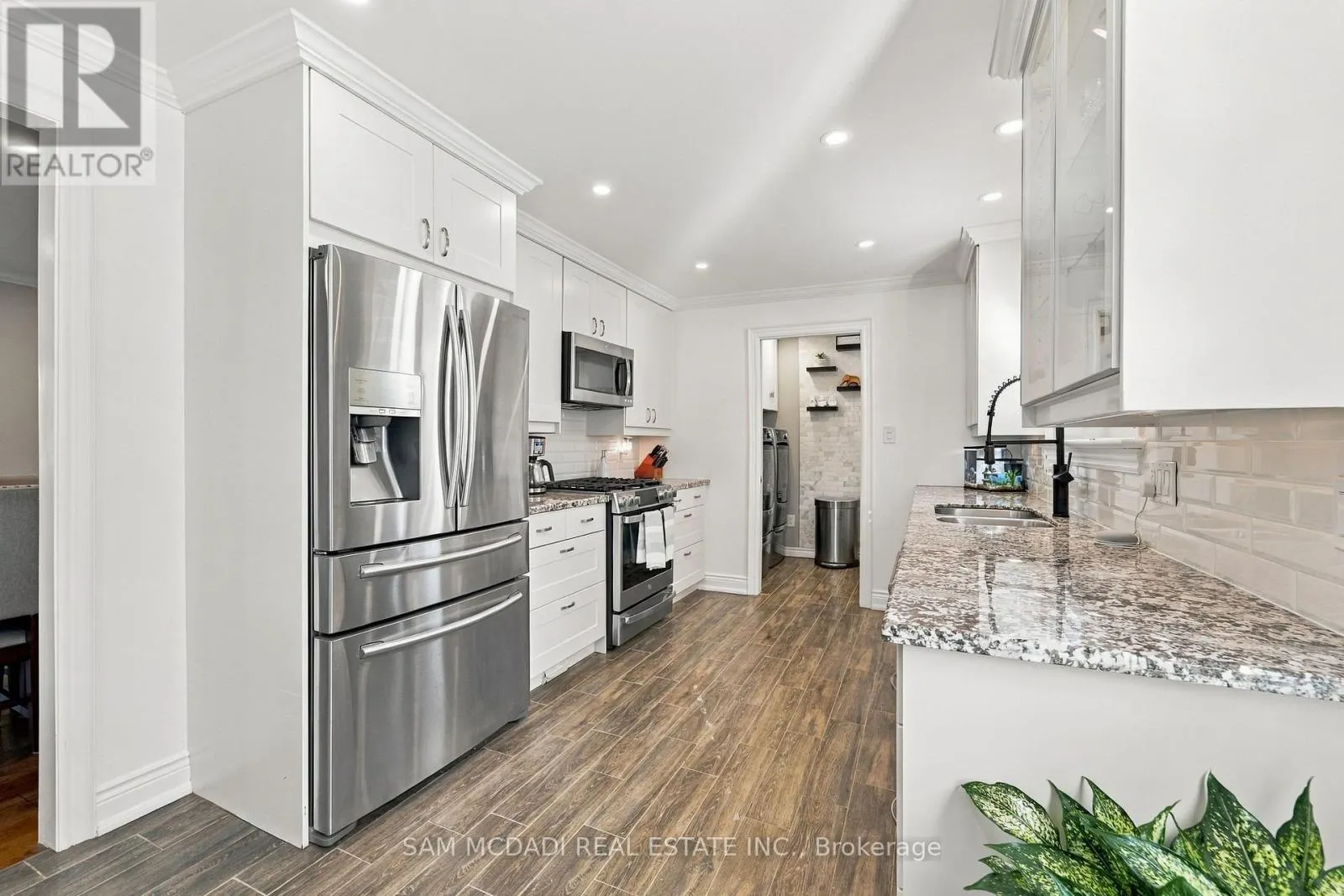 22 BYWOOD CRESCENT