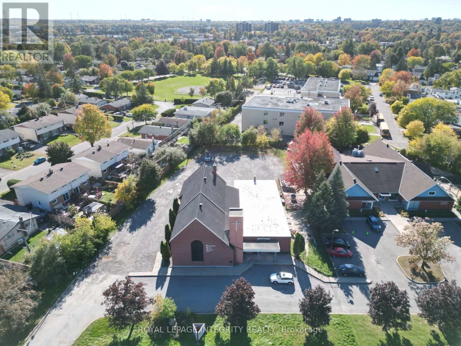 2 - 2244 RUSSELL ROAD