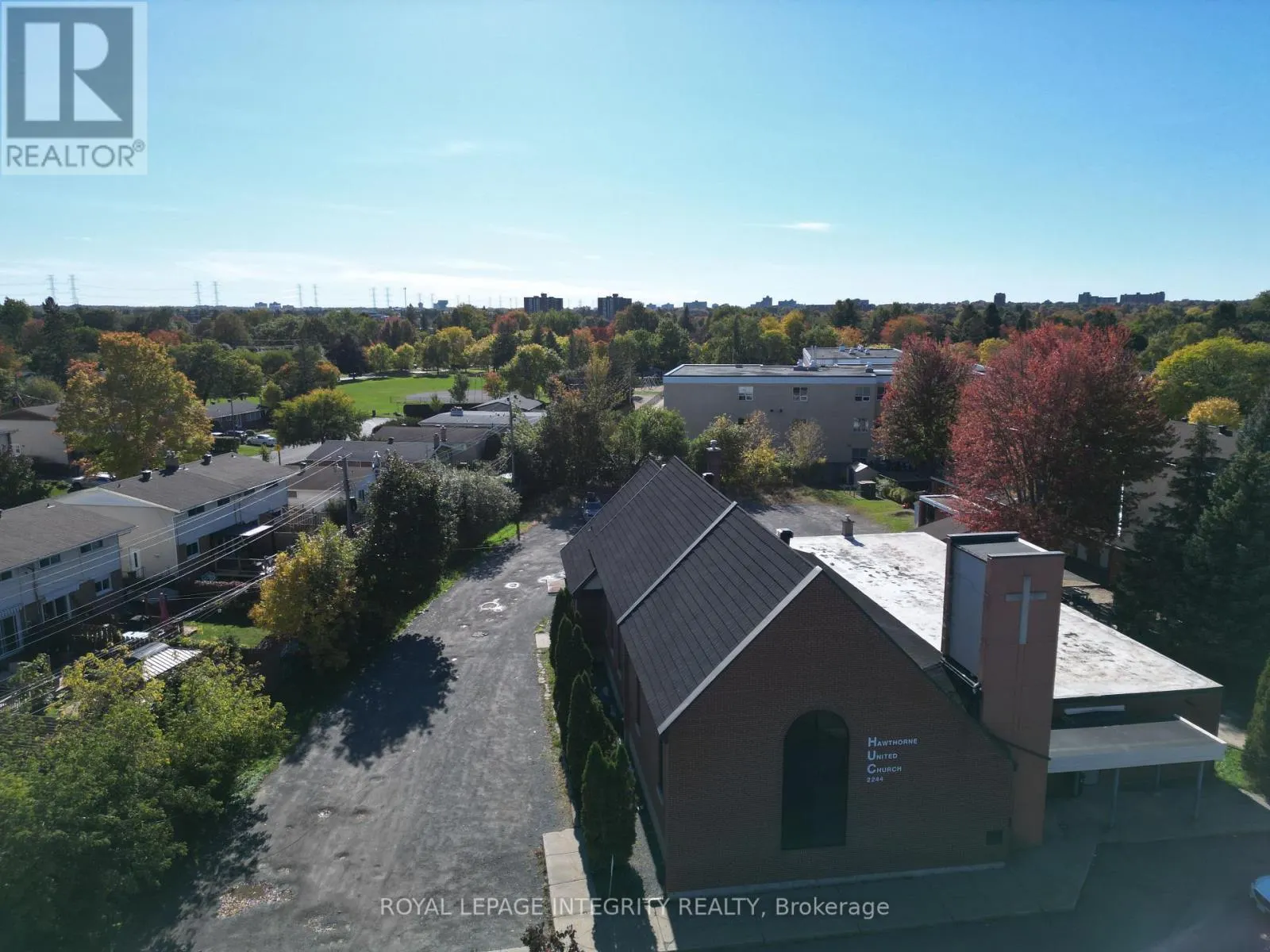 2 - 2244 RUSSELL ROAD