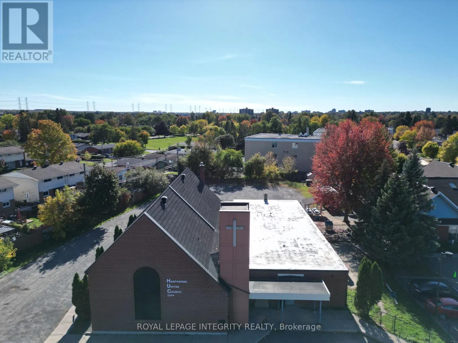 2 - 2244 RUSSELL ROAD