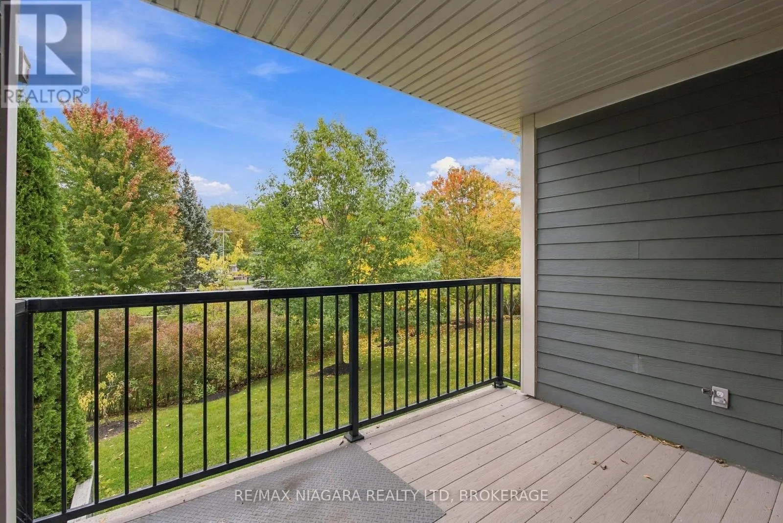 3 HILLSIDE DRIVE