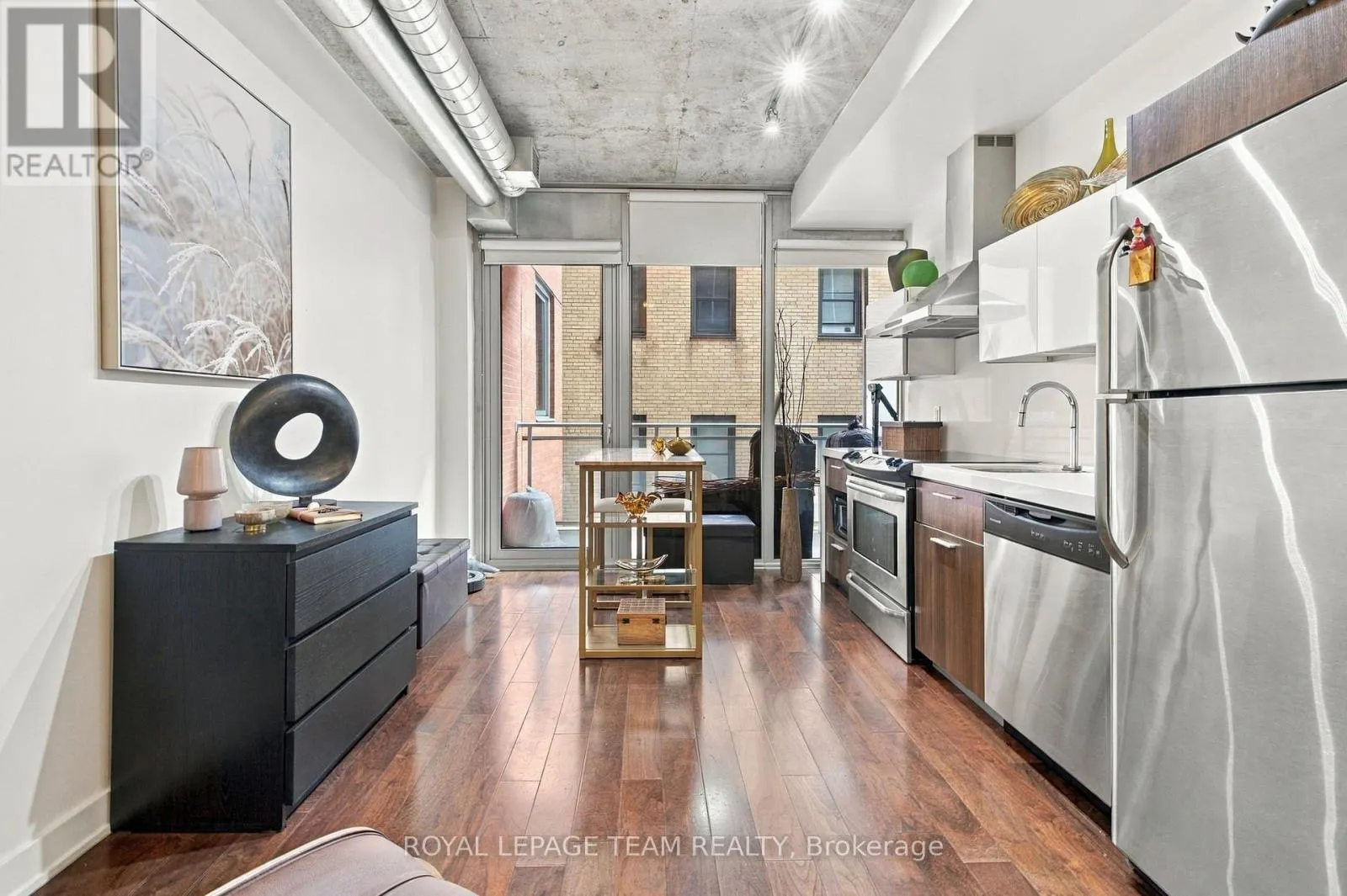 340 - 340 MCLEOD STREET