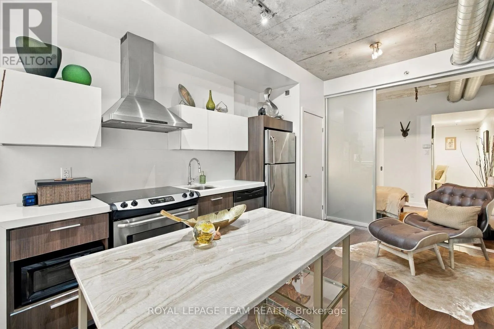 340 - 340 MCLEOD STREET