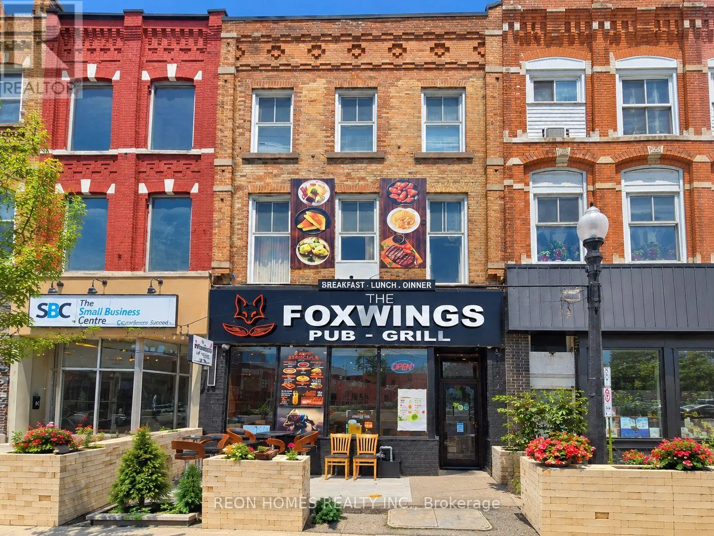 455 DUNDAS STREET