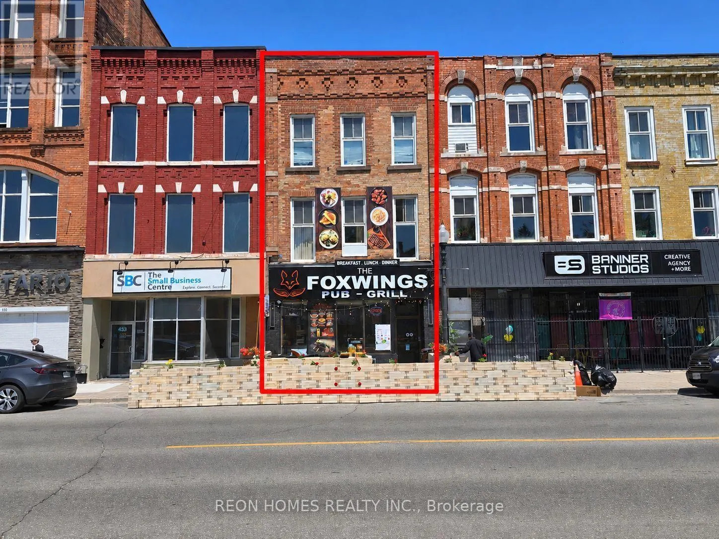 455 DUNDAS STREET