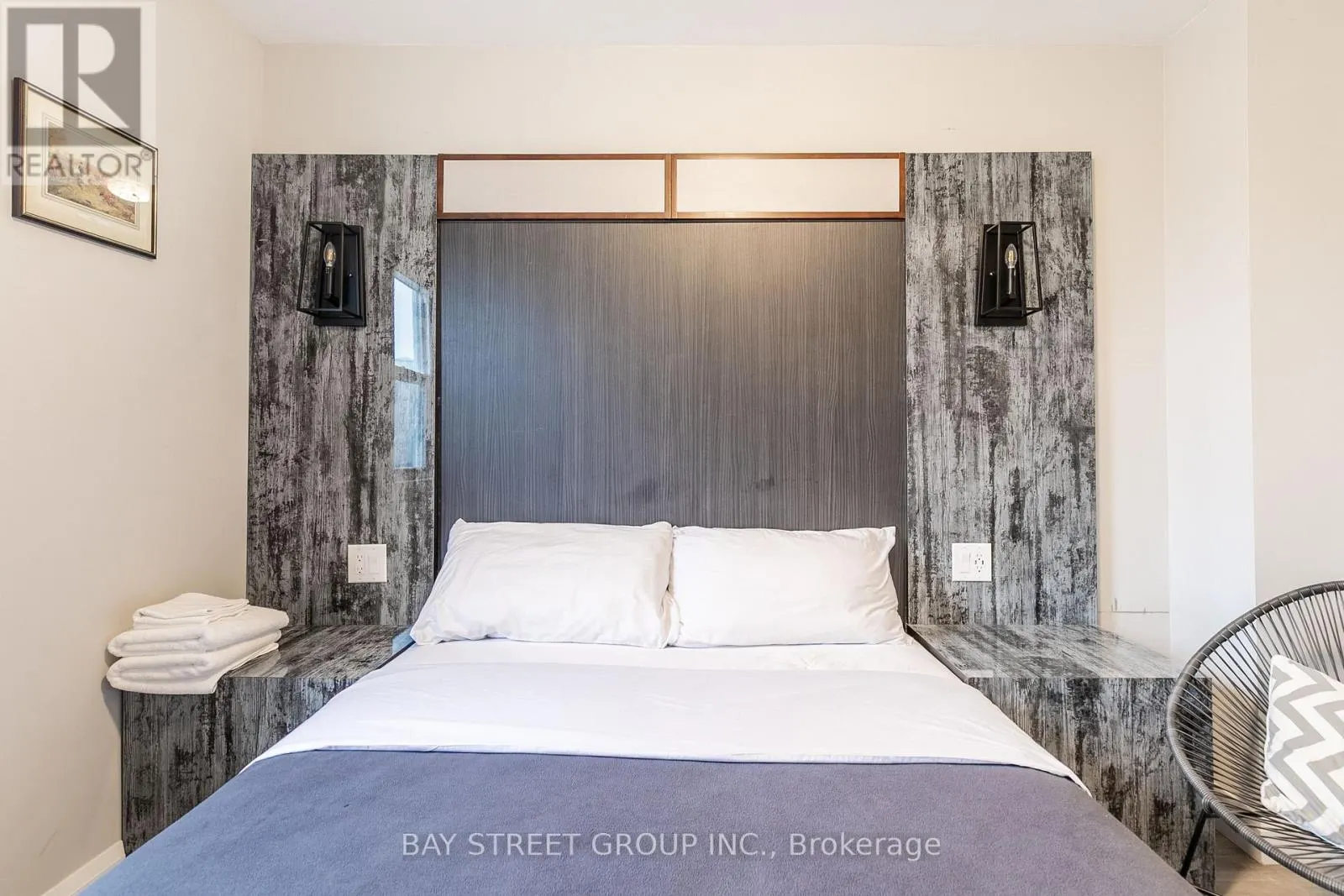 UNIT C - 5757 STANLEY AVENUE