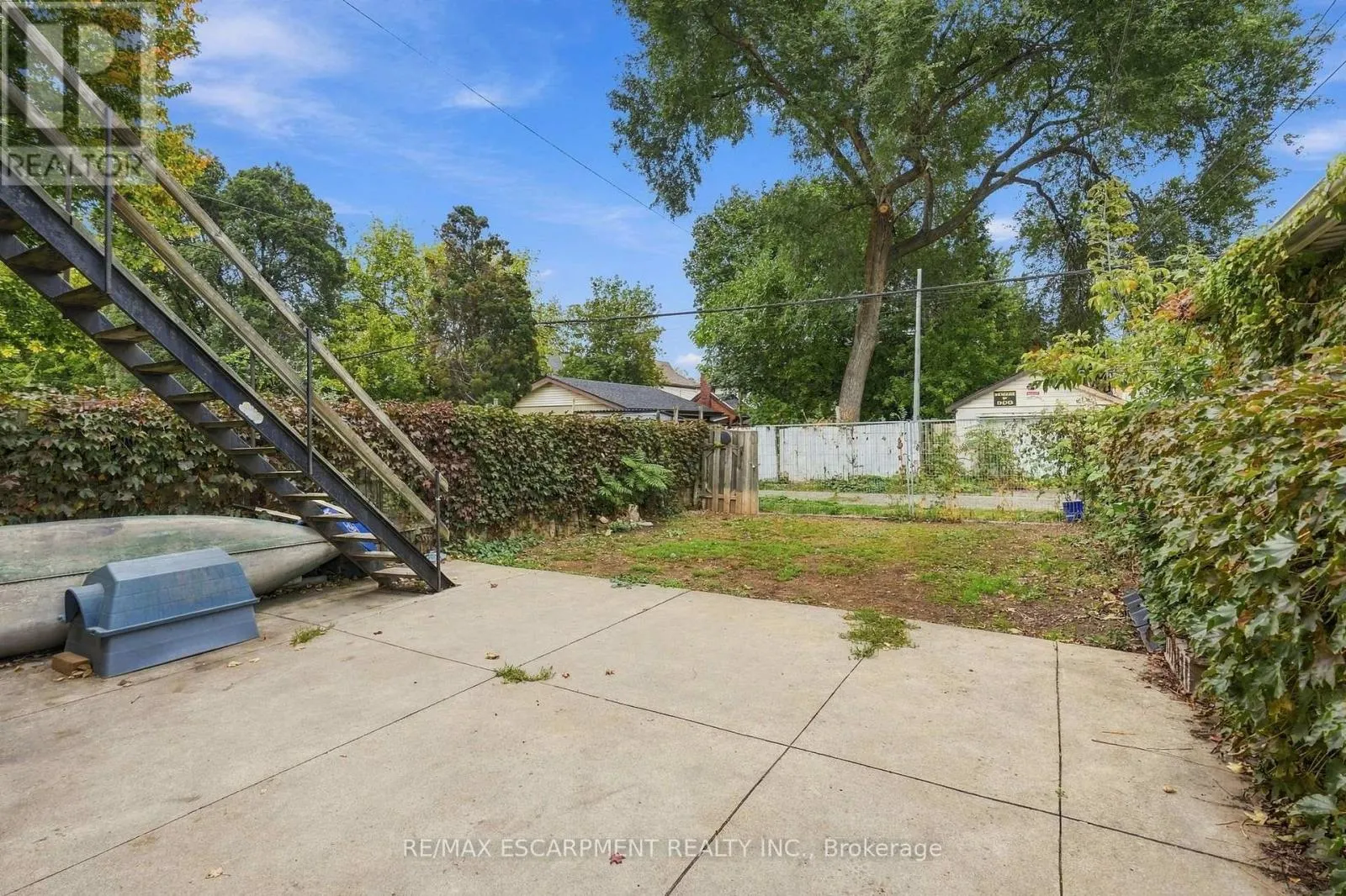 32 OAK AVENUE