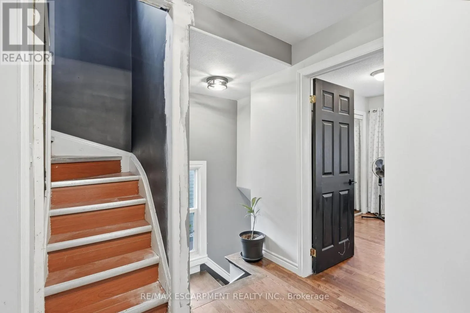32 OAK AVENUE