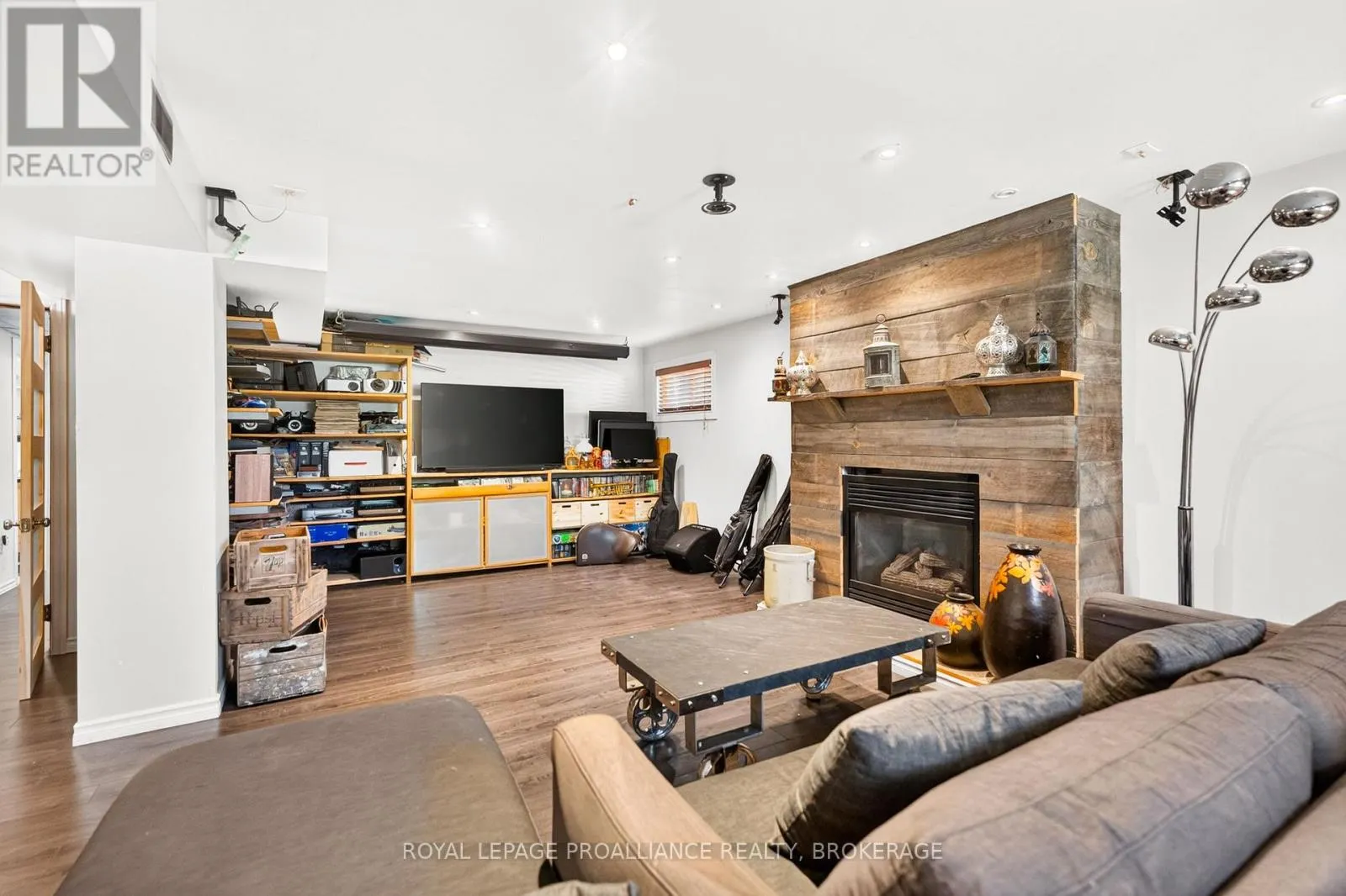 2219 MCKENDRY ROAD