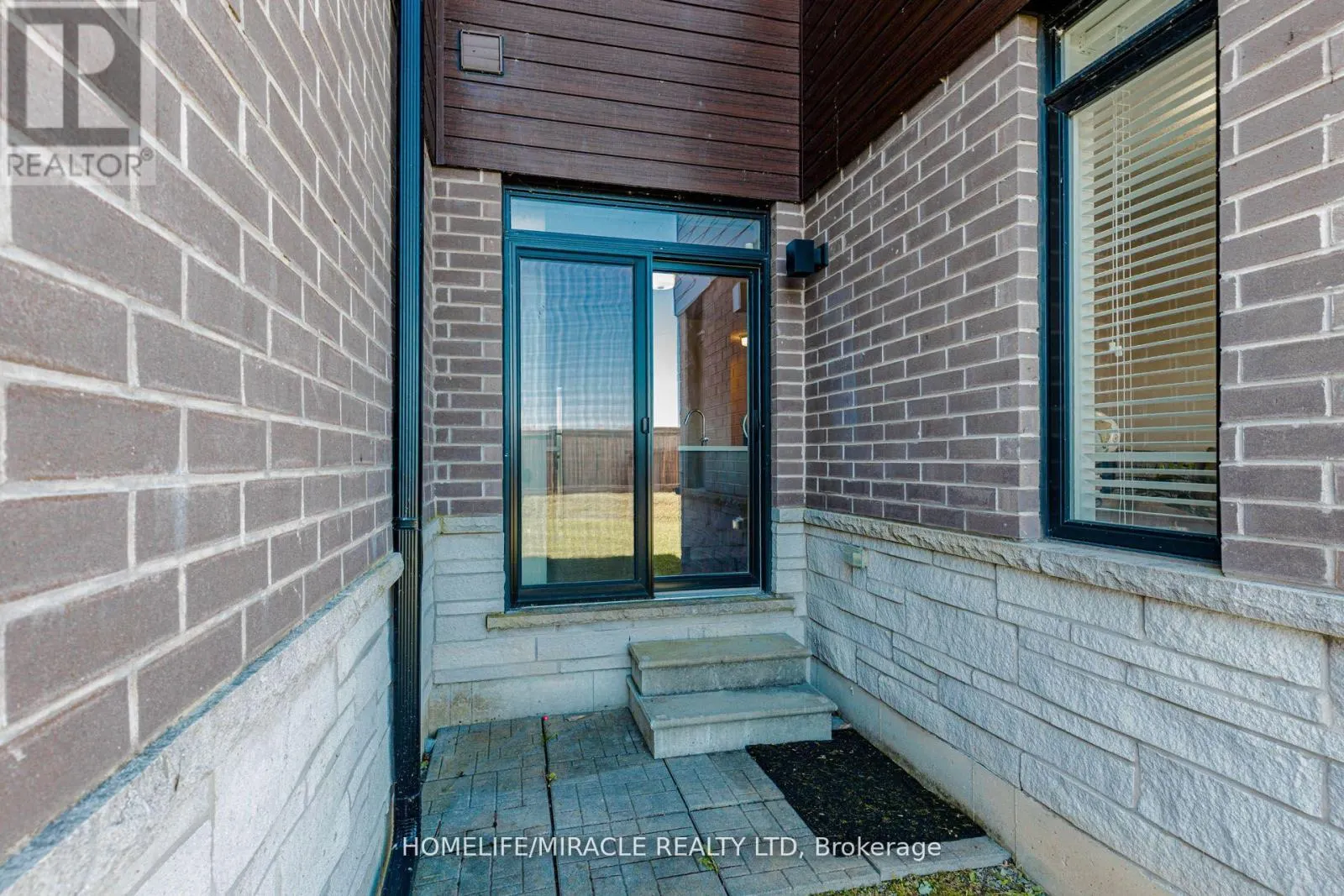 19 - 35 MIDHURST HEIGHTS