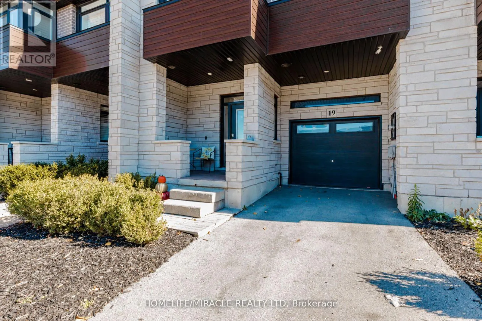 19 - 35 MIDHURST HEIGHTS