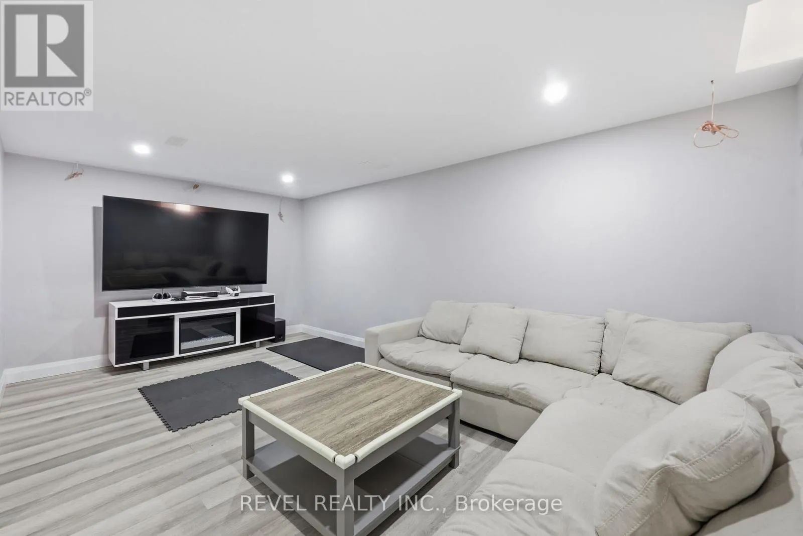 19 HIBISCUS LANE