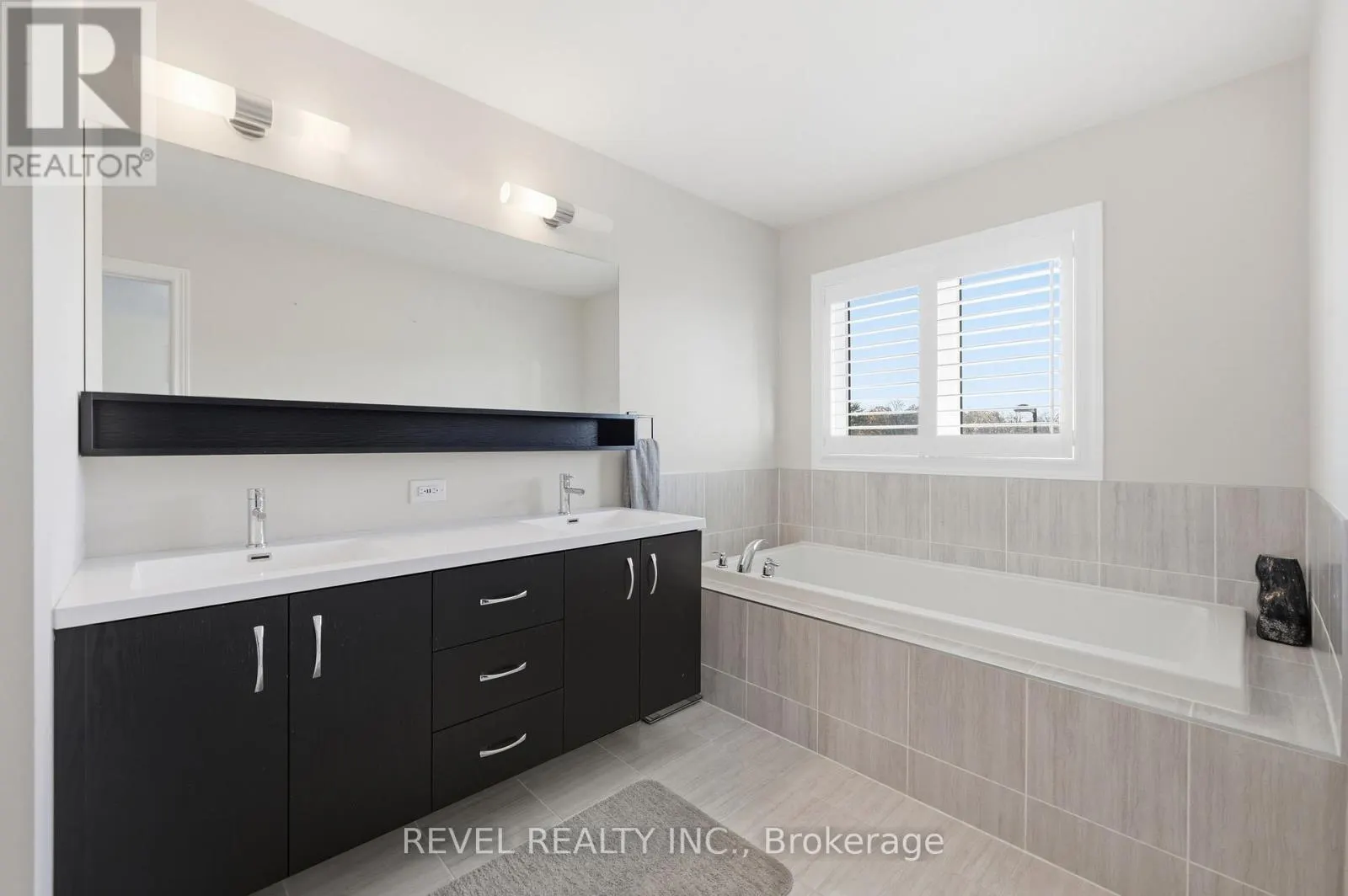 19 HIBISCUS LANE
