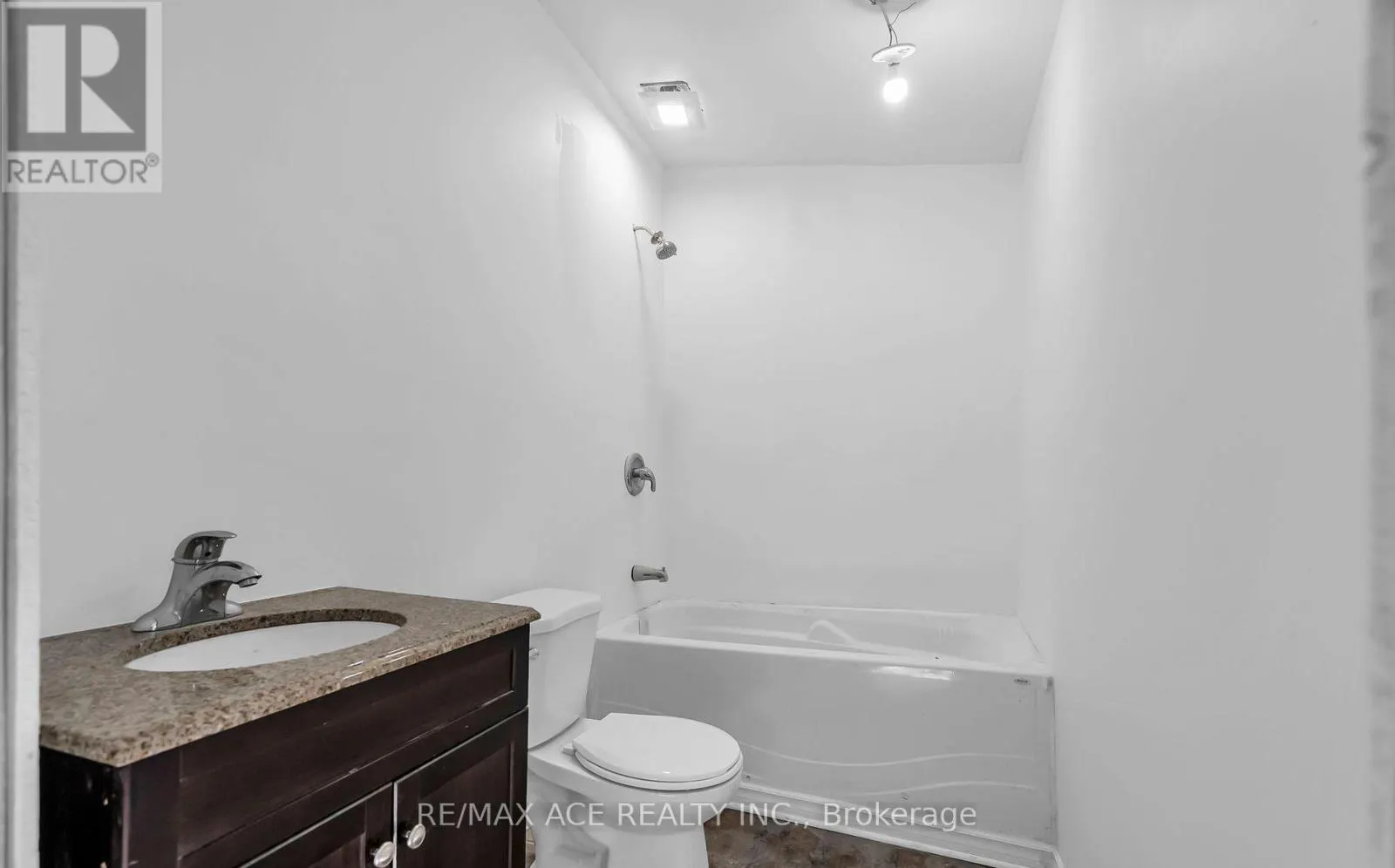 1606 PITT STREET