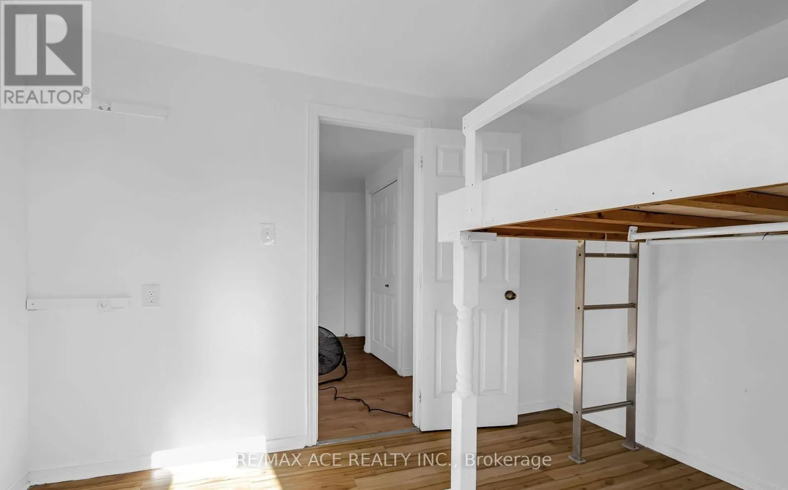 1606 PITT STREET