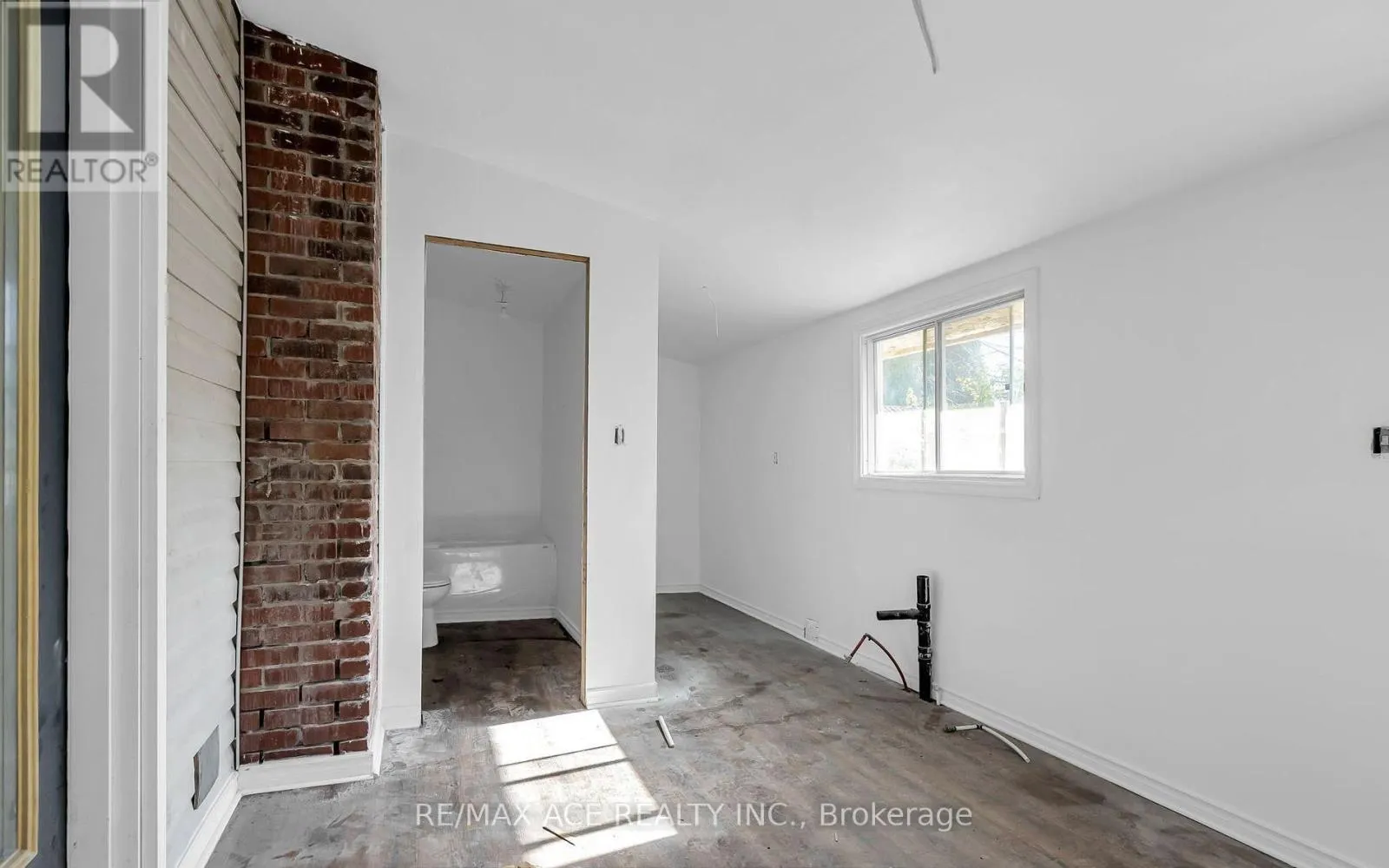 1606 PITT STREET