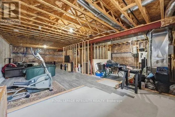 33 SOLARA PRIVATE