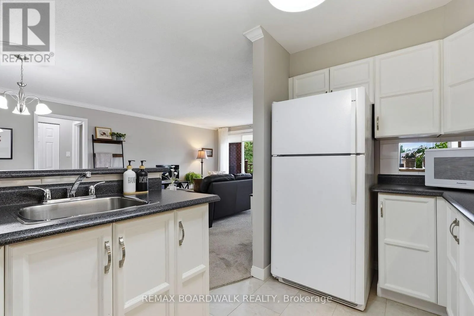 209 - 1760 CABARET LANE