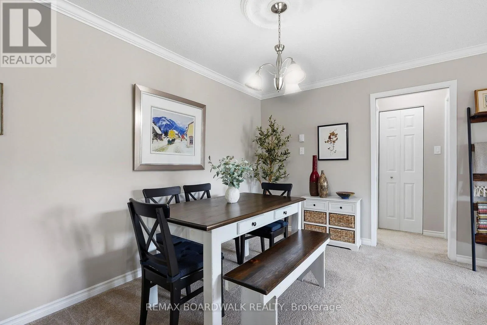 209 - 1760 CABARET LANE