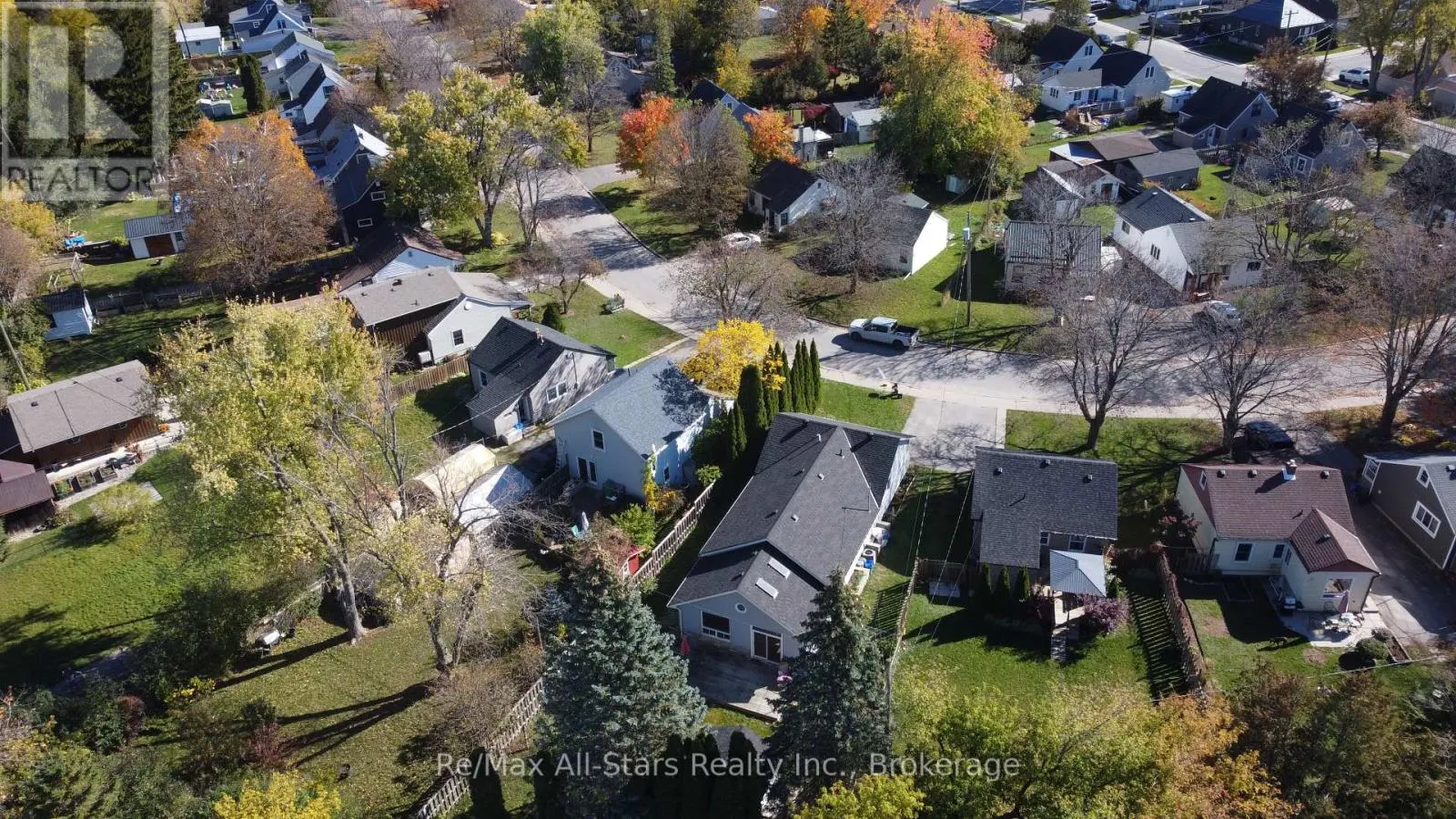 32 CHURCHILL CRESCENT