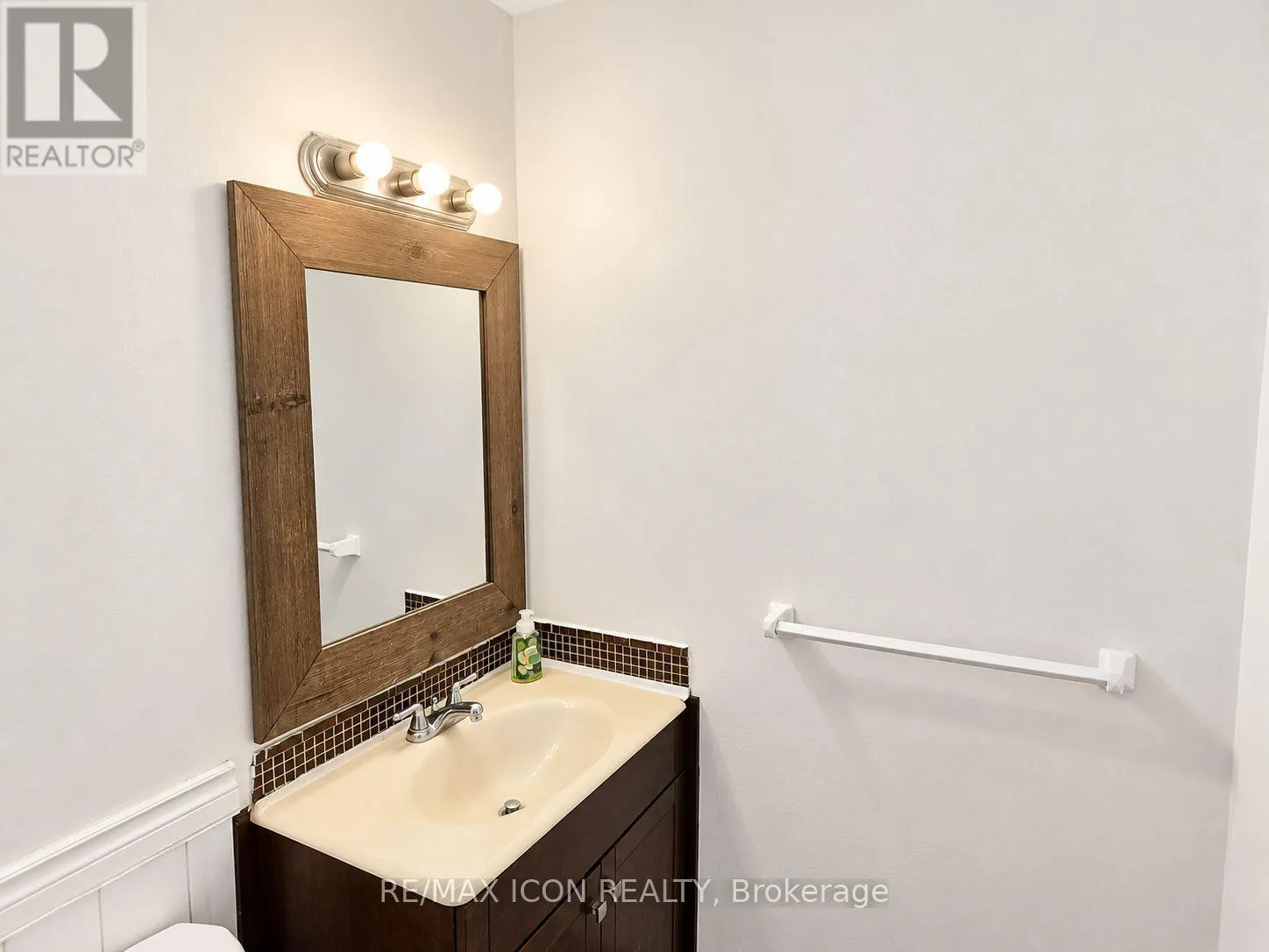 20 - 73 BALDOON ROAD #20