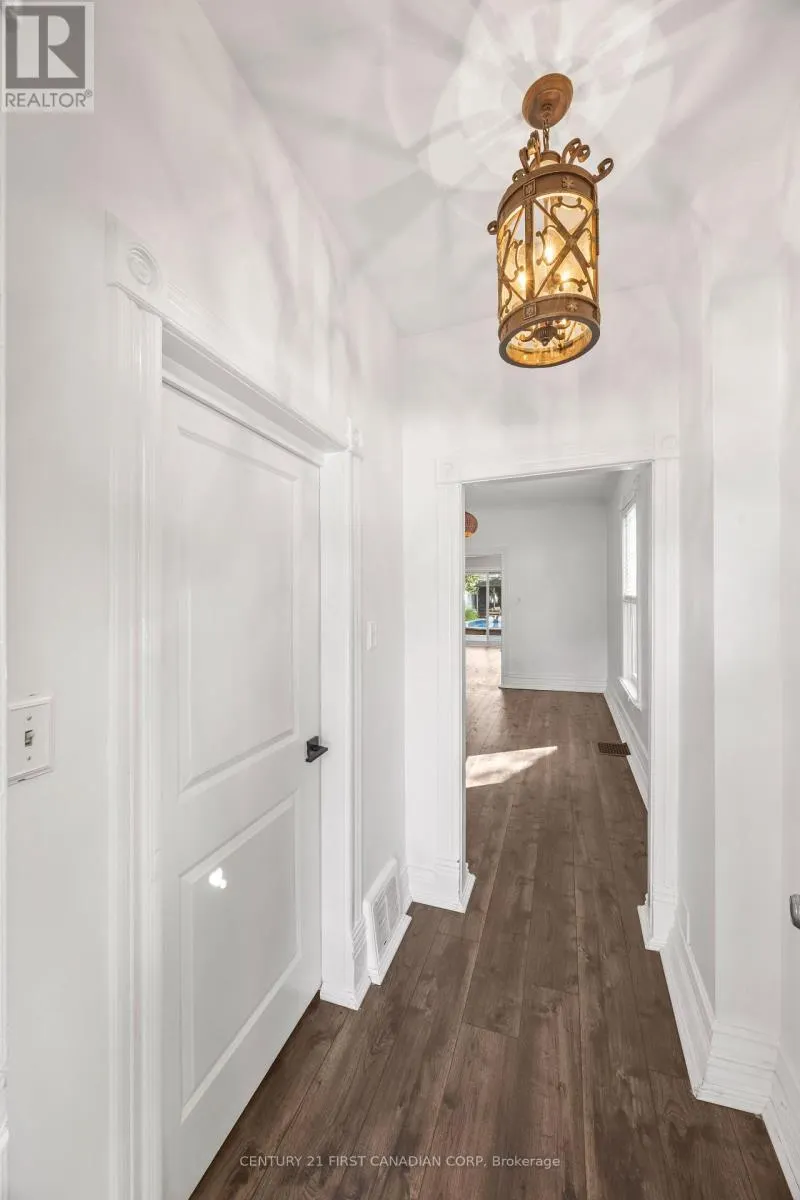 26 THORNTON AVENUE