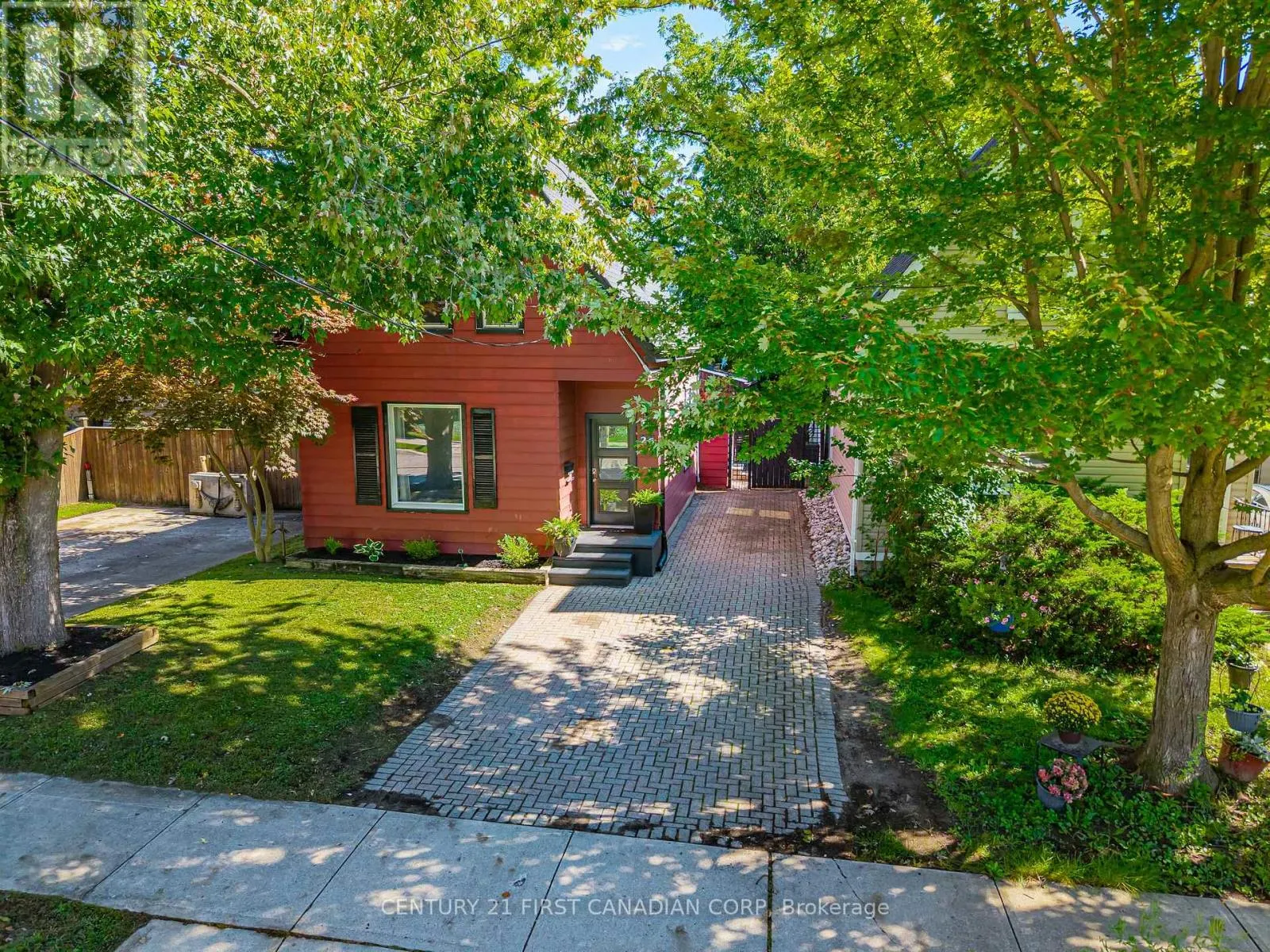 26 THORNTON AVENUE