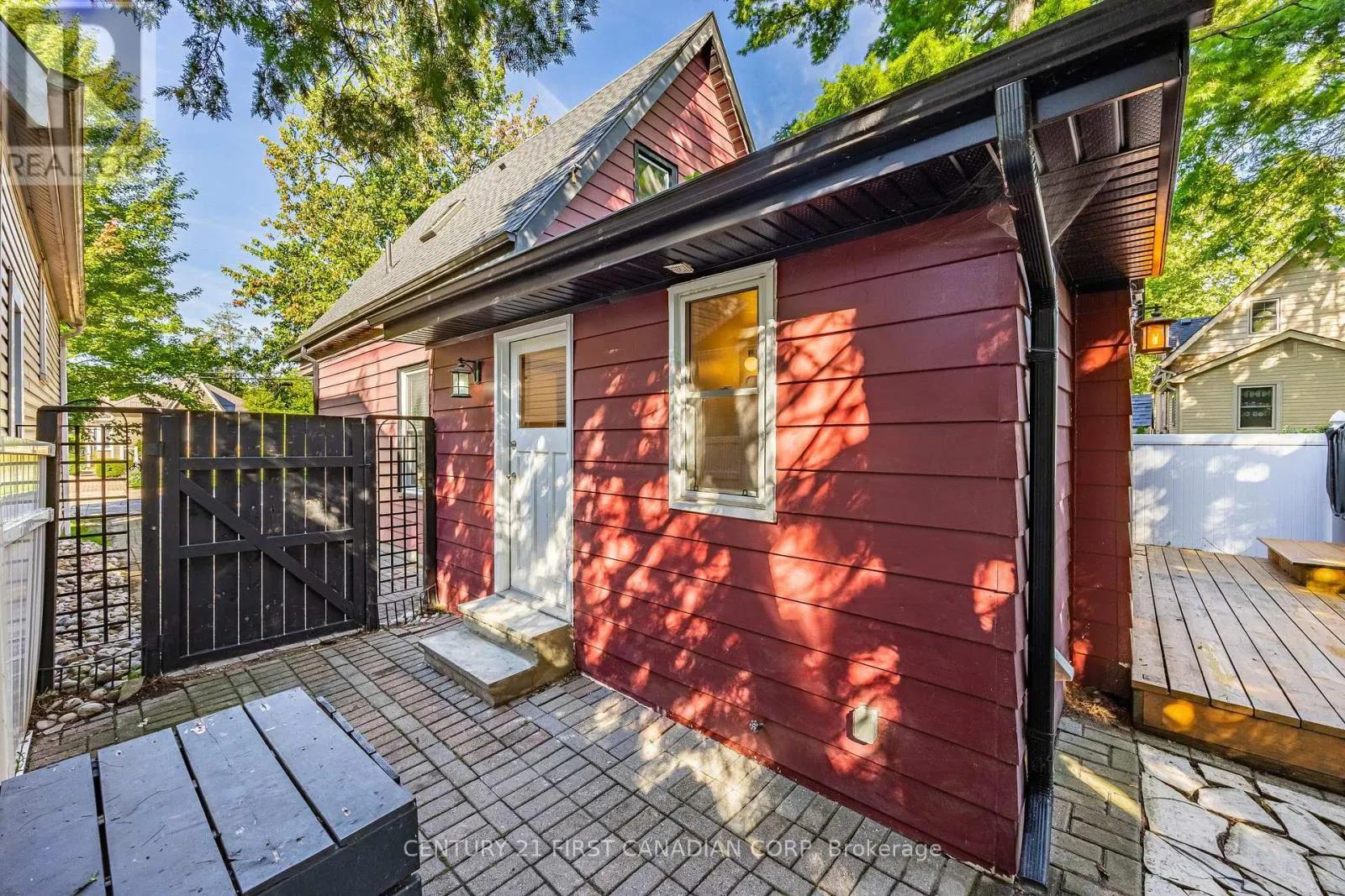 26 THORNTON AVENUE