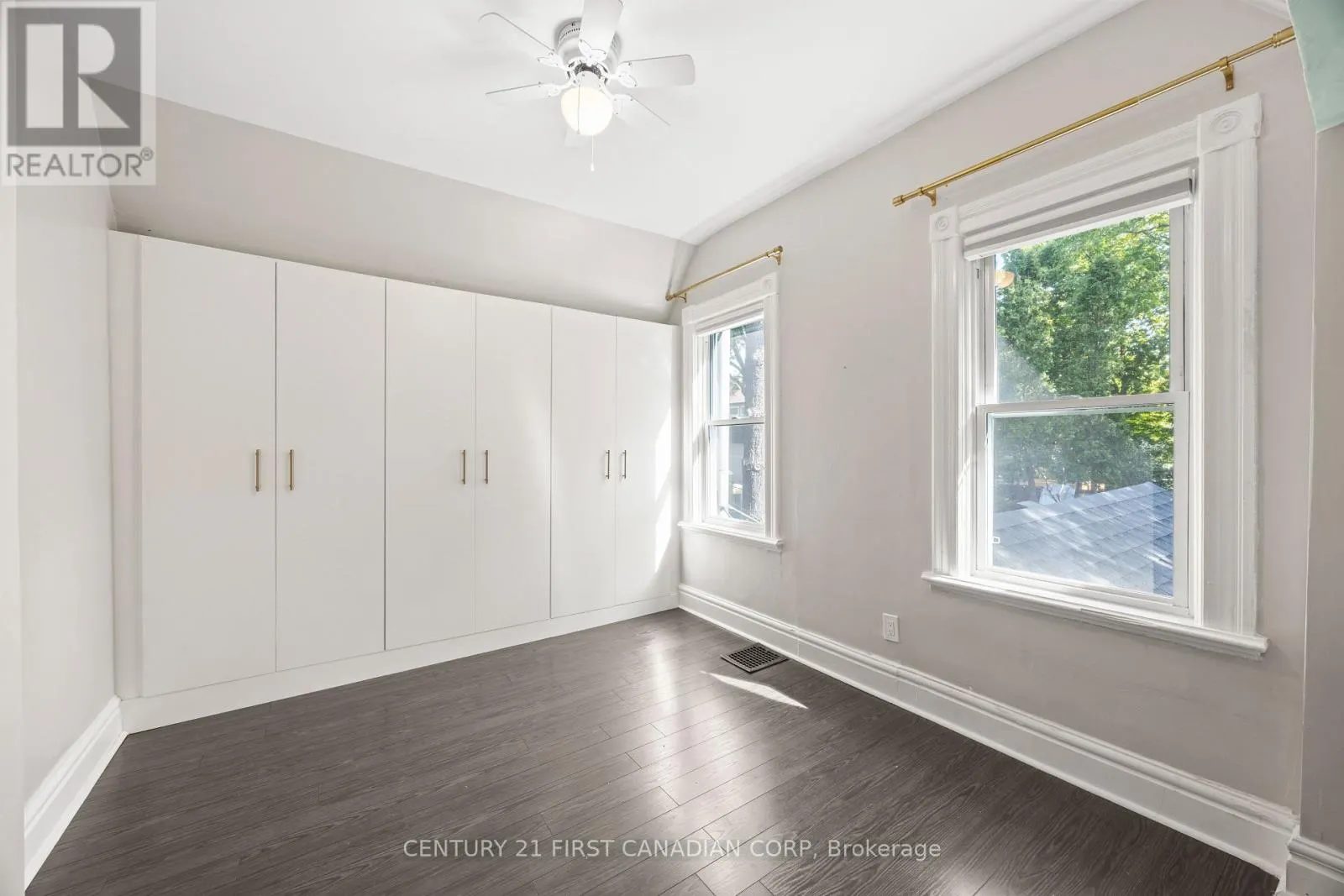 26 THORNTON AVENUE