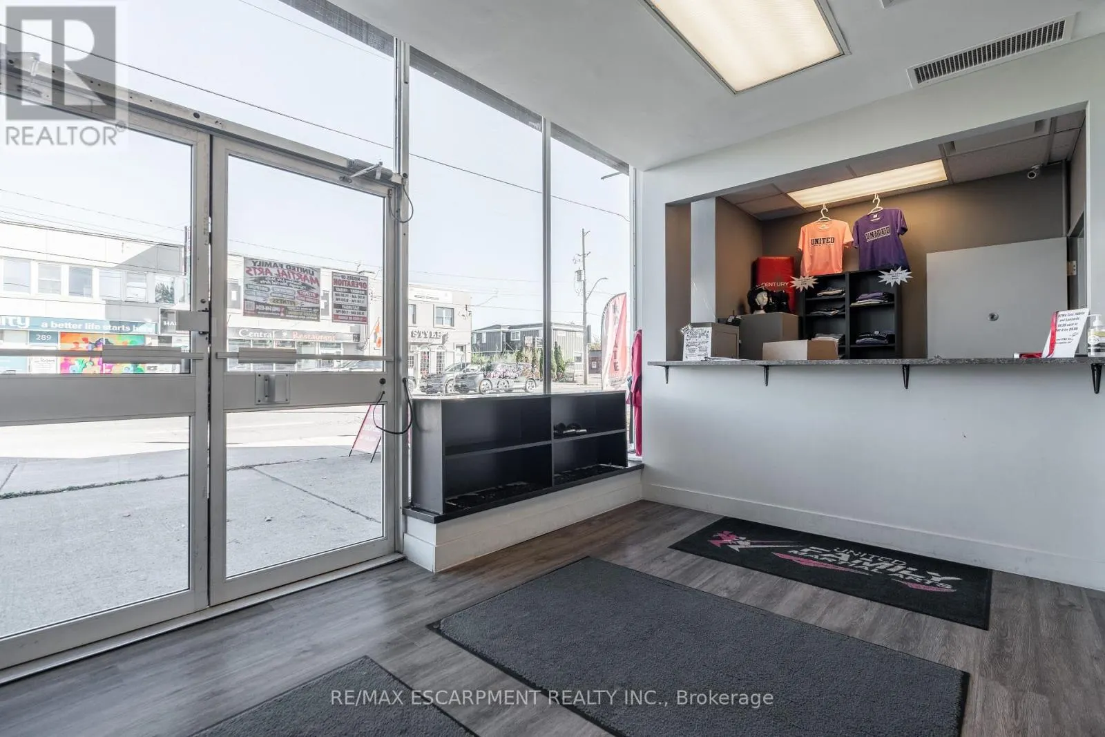 290 QUEENSTON ROAD