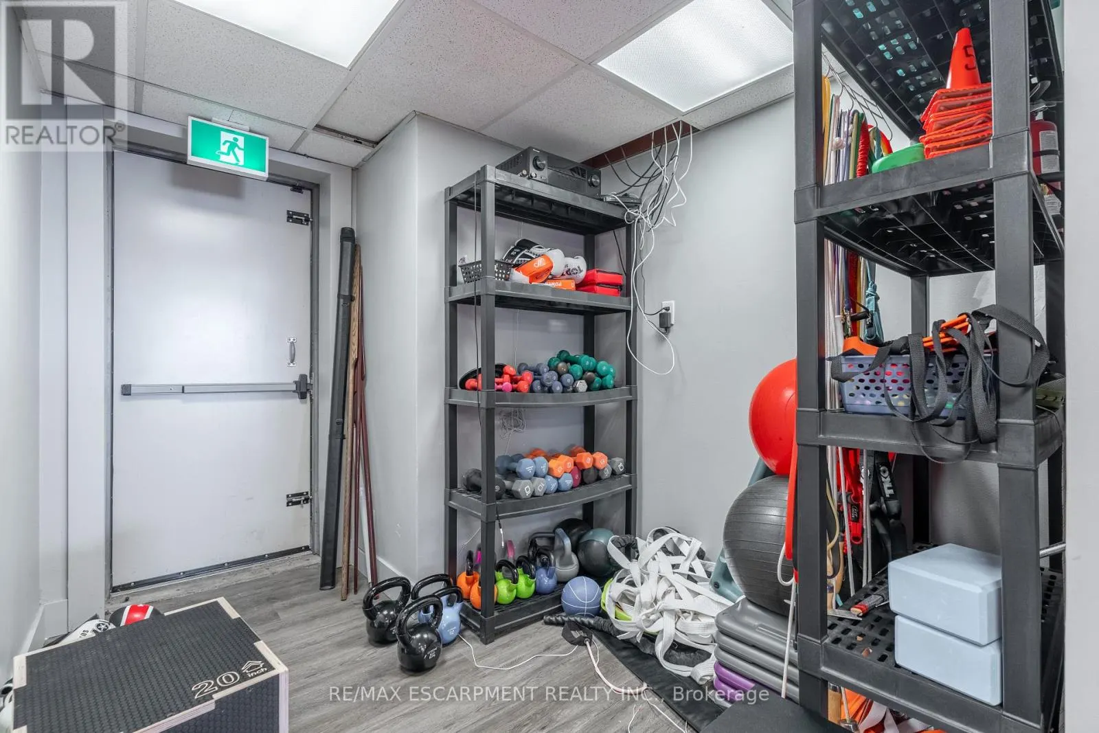 290 QUEENSTON ROAD