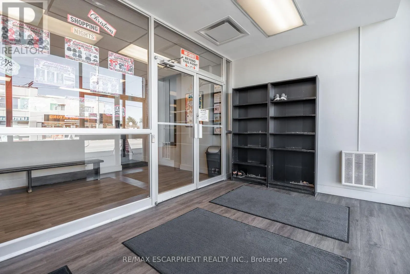 290 QUEENSTON ROAD