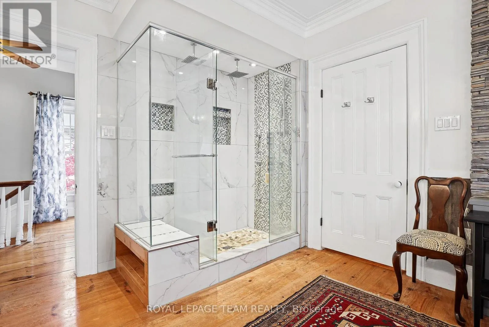 240 DIBBLE STREET W