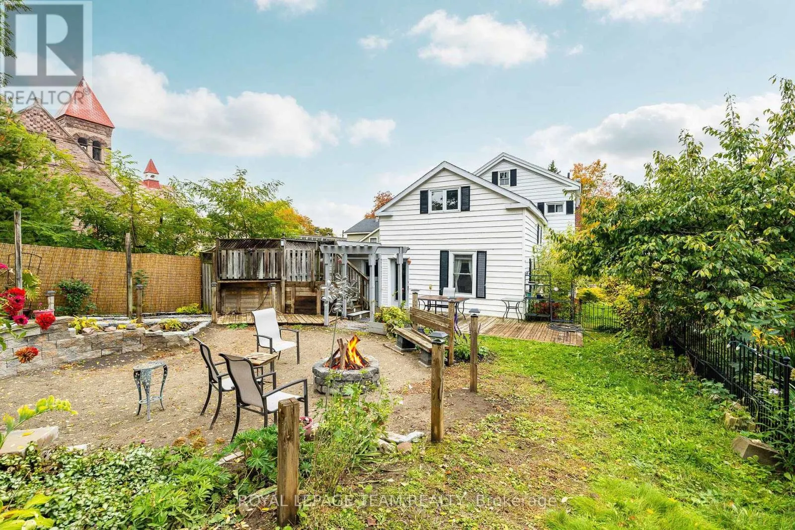 240 DIBBLE STREET W