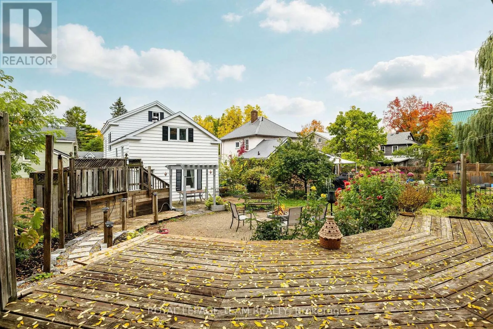 240 DIBBLE STREET W