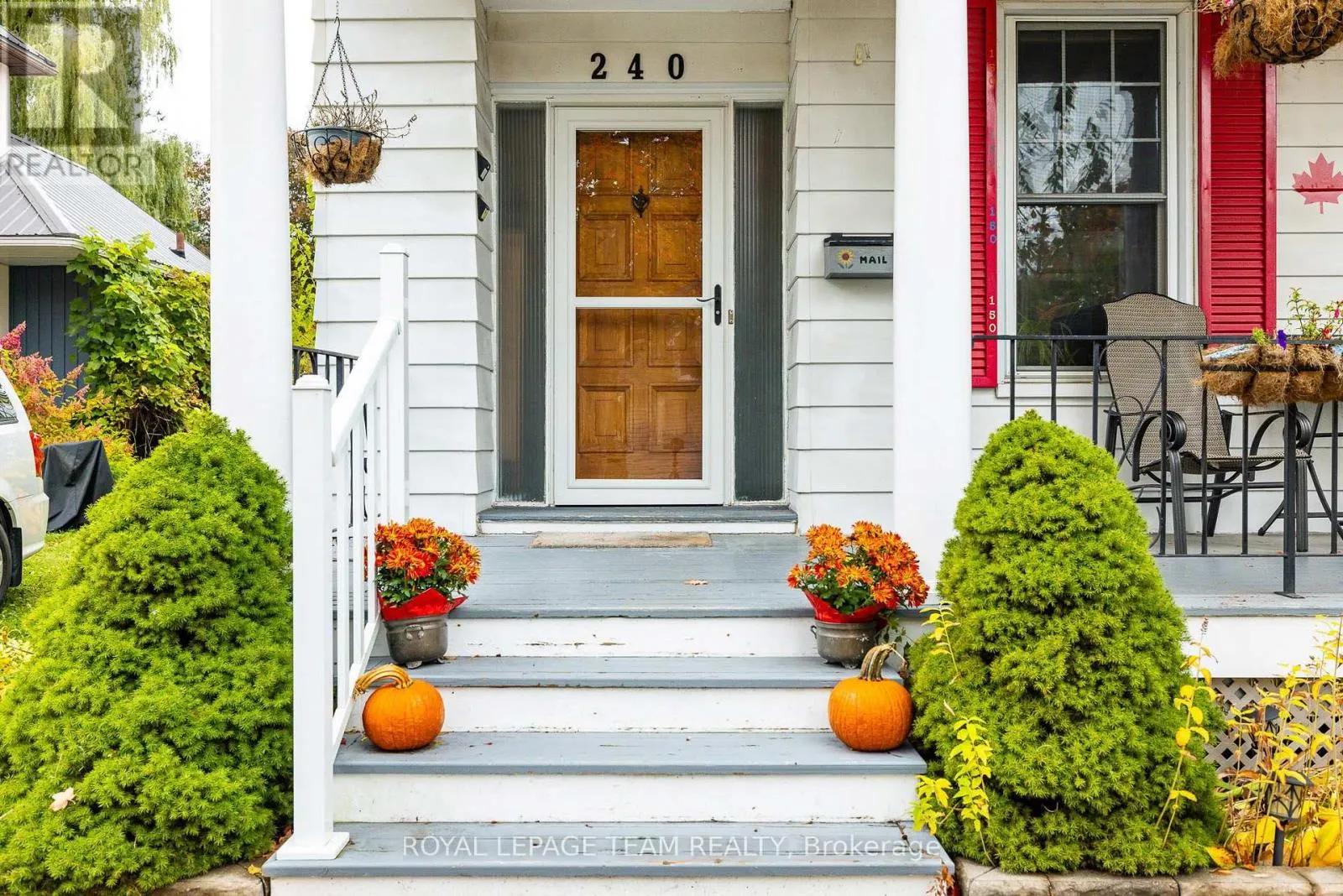 240 DIBBLE STREET W