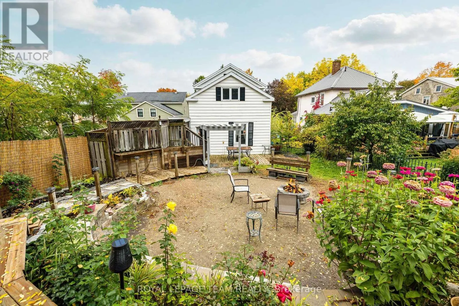 240 DIBBLE STREET W