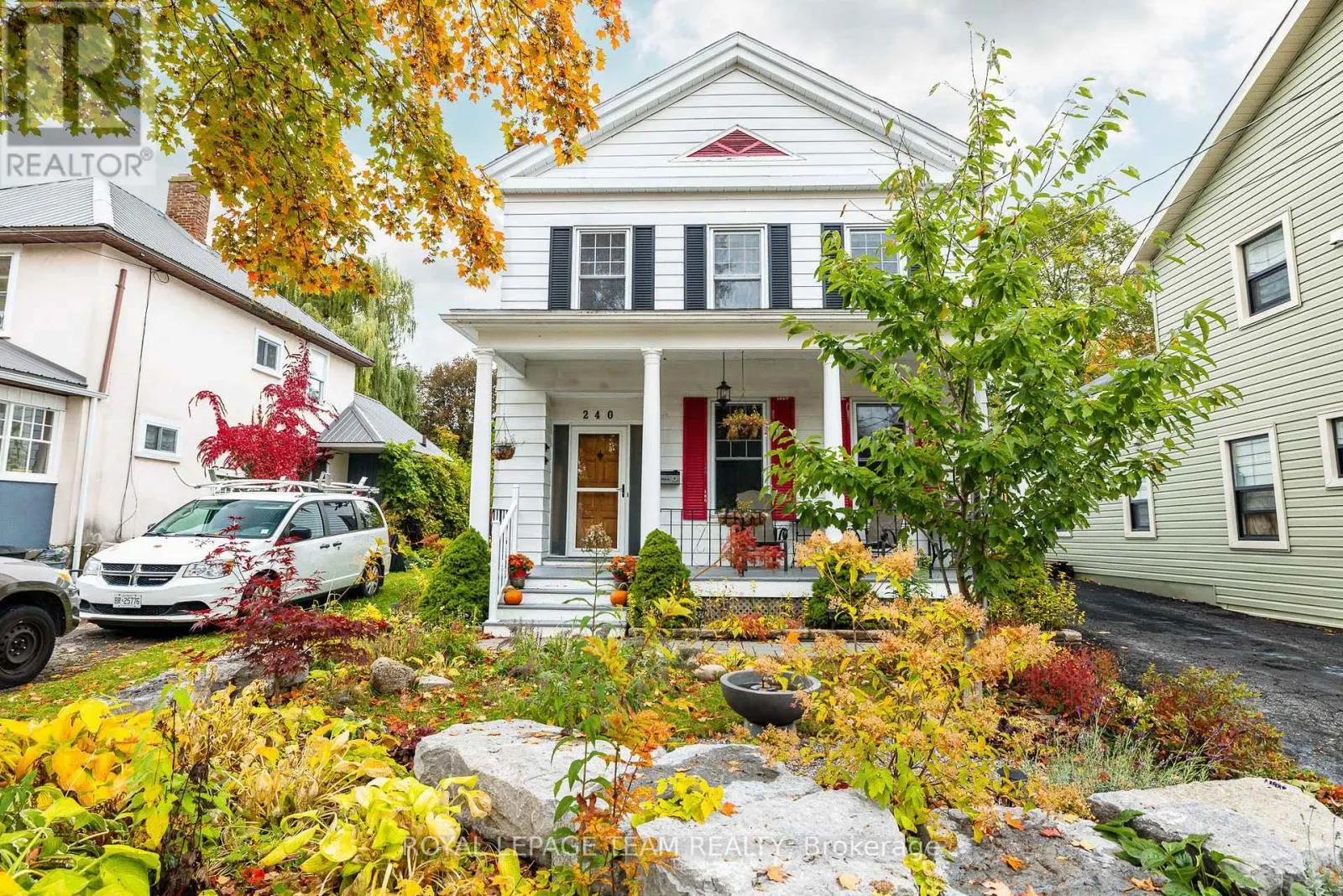 240 DIBBLE STREET W