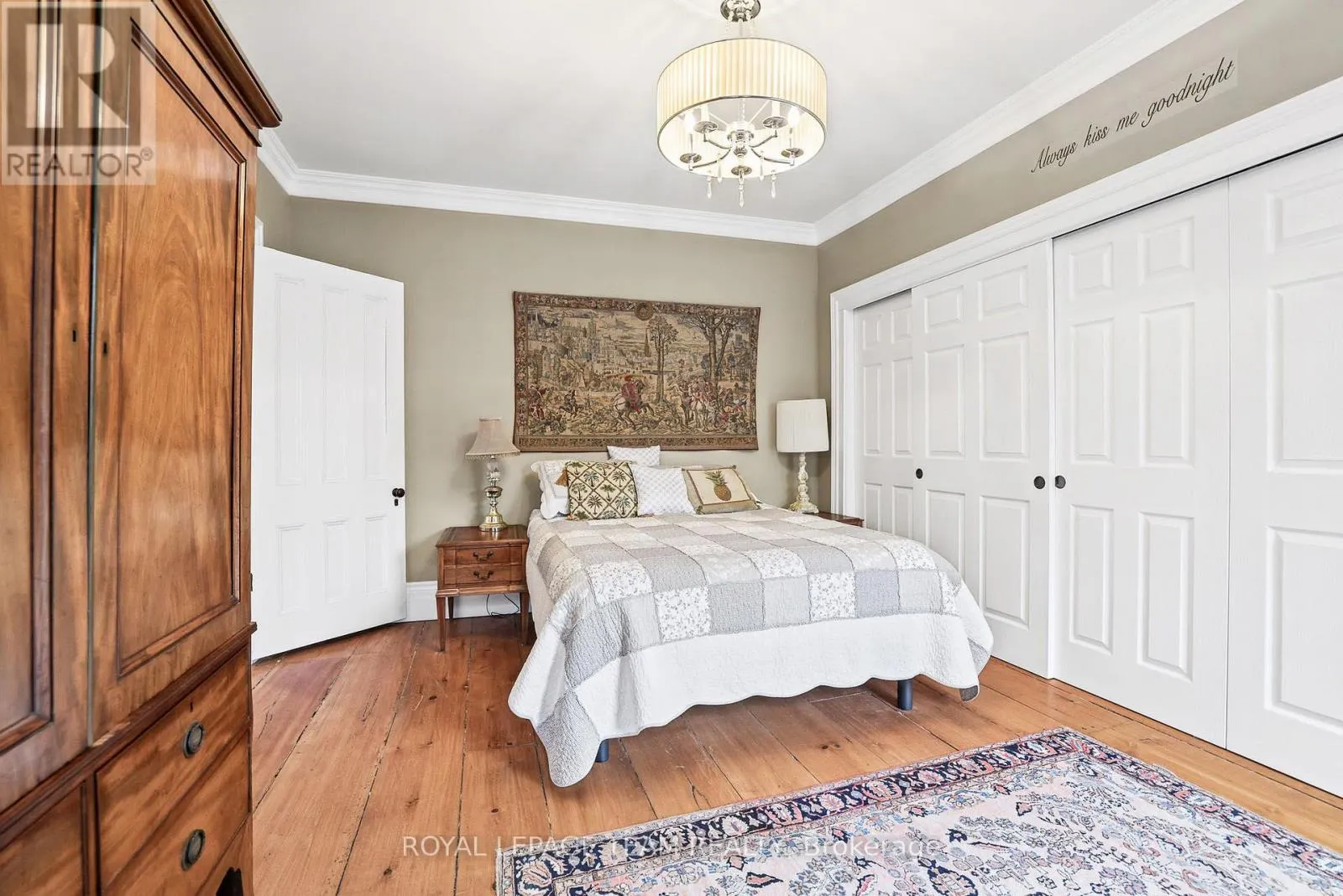 240 DIBBLE STREET W