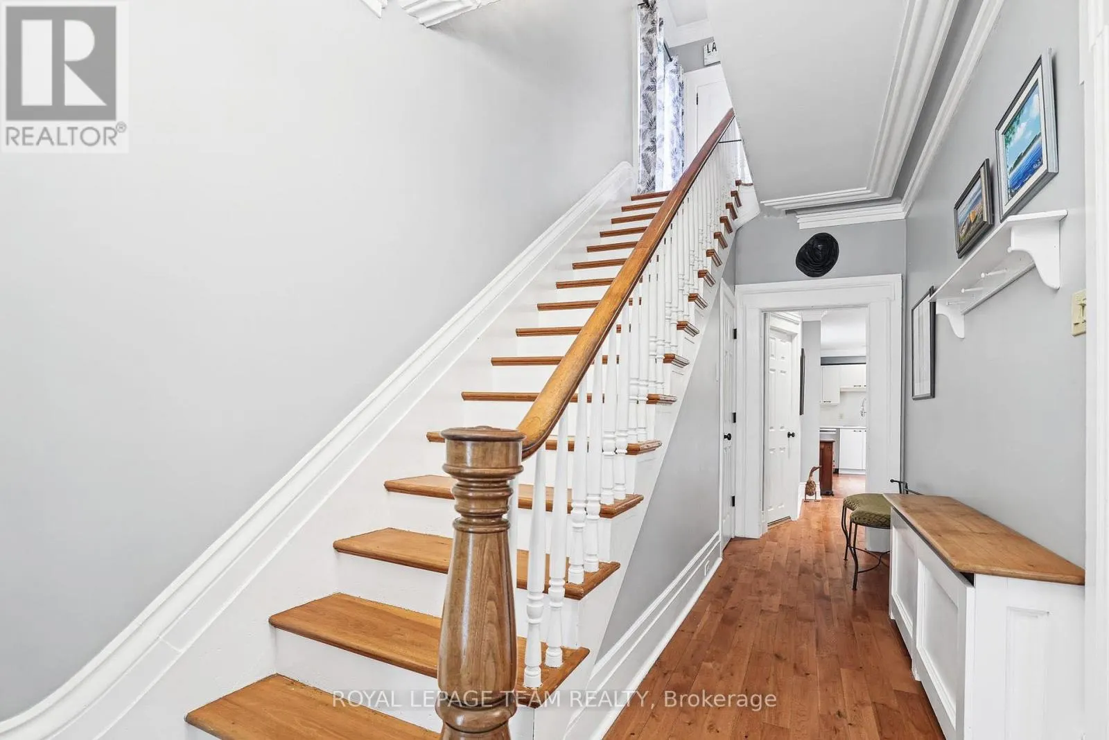 240 DIBBLE STREET W