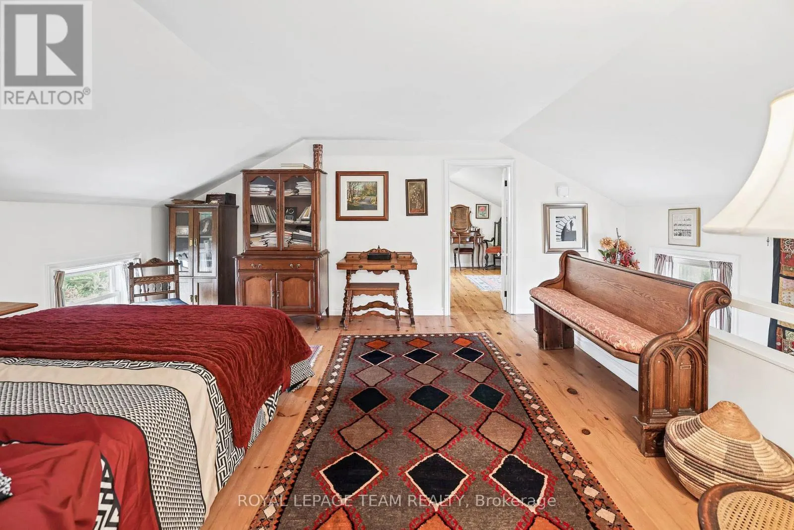 240 DIBBLE STREET W