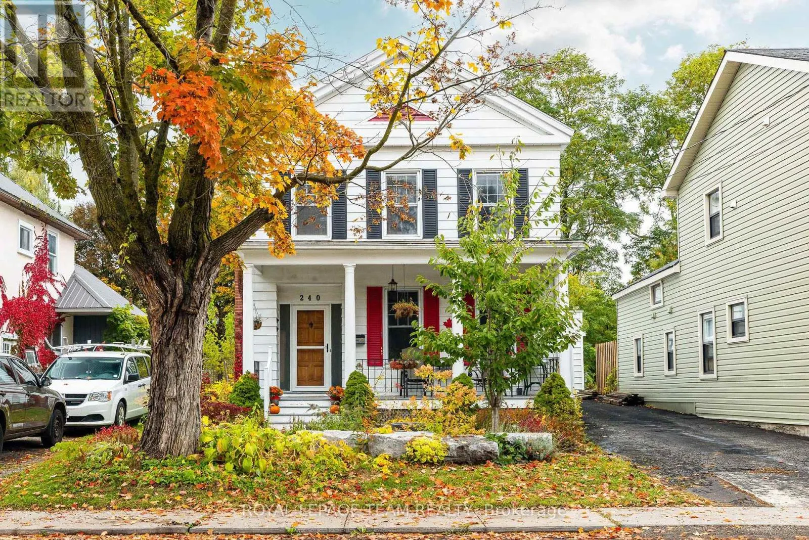 240 DIBBLE STREET W