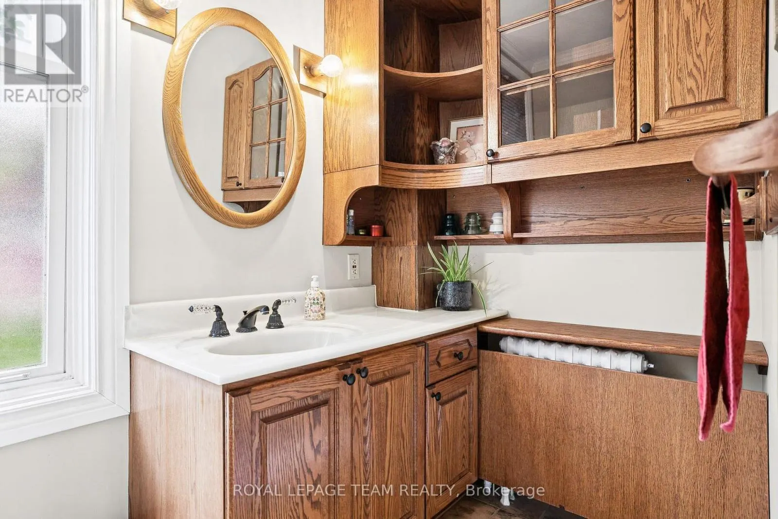 240 DIBBLE STREET W