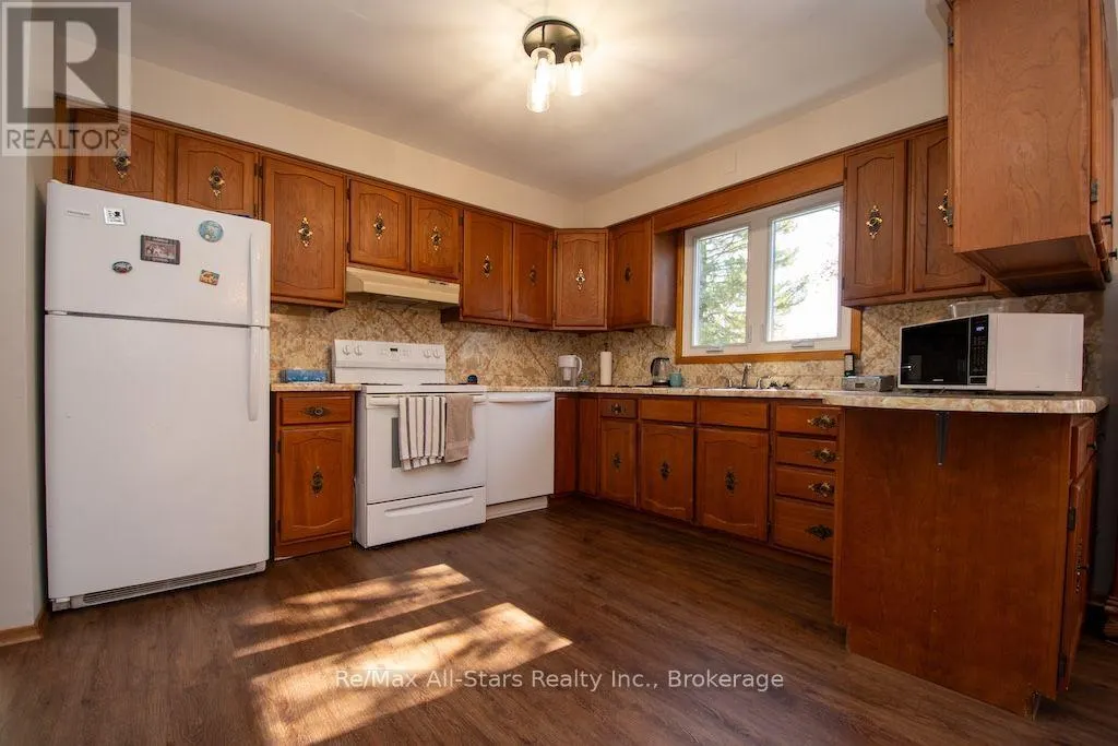 1067 FLEETWOOD ROAD